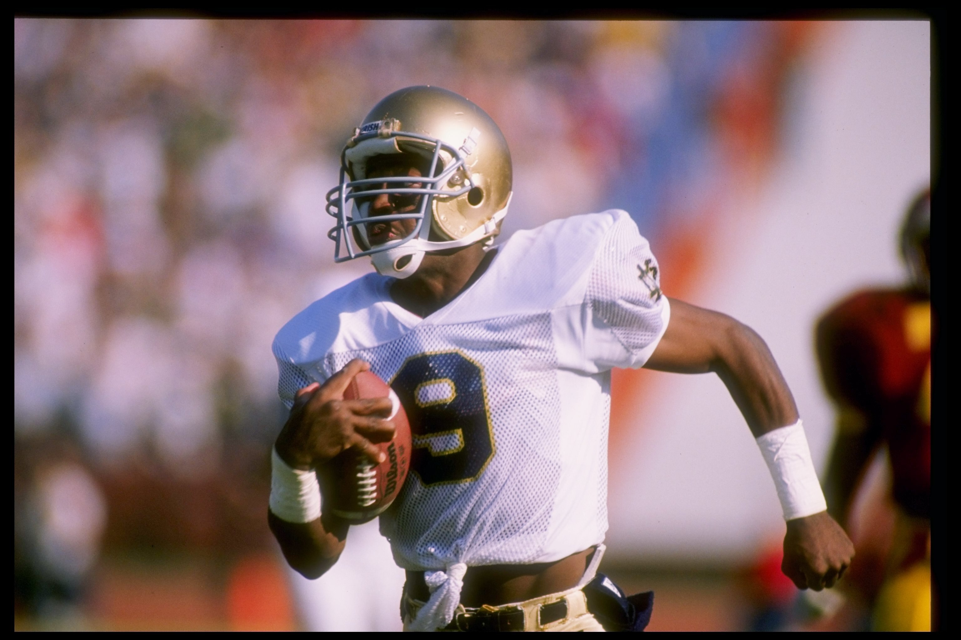 26 Nov 1988:  General view of the action during a game between the Notre Dame Fighting Irish and the Southern California Trojans at the Los Angeles Memorial Coliseum in Los Angeles, California.  Mandatory Credit: Tim de Frisco  /Allsport