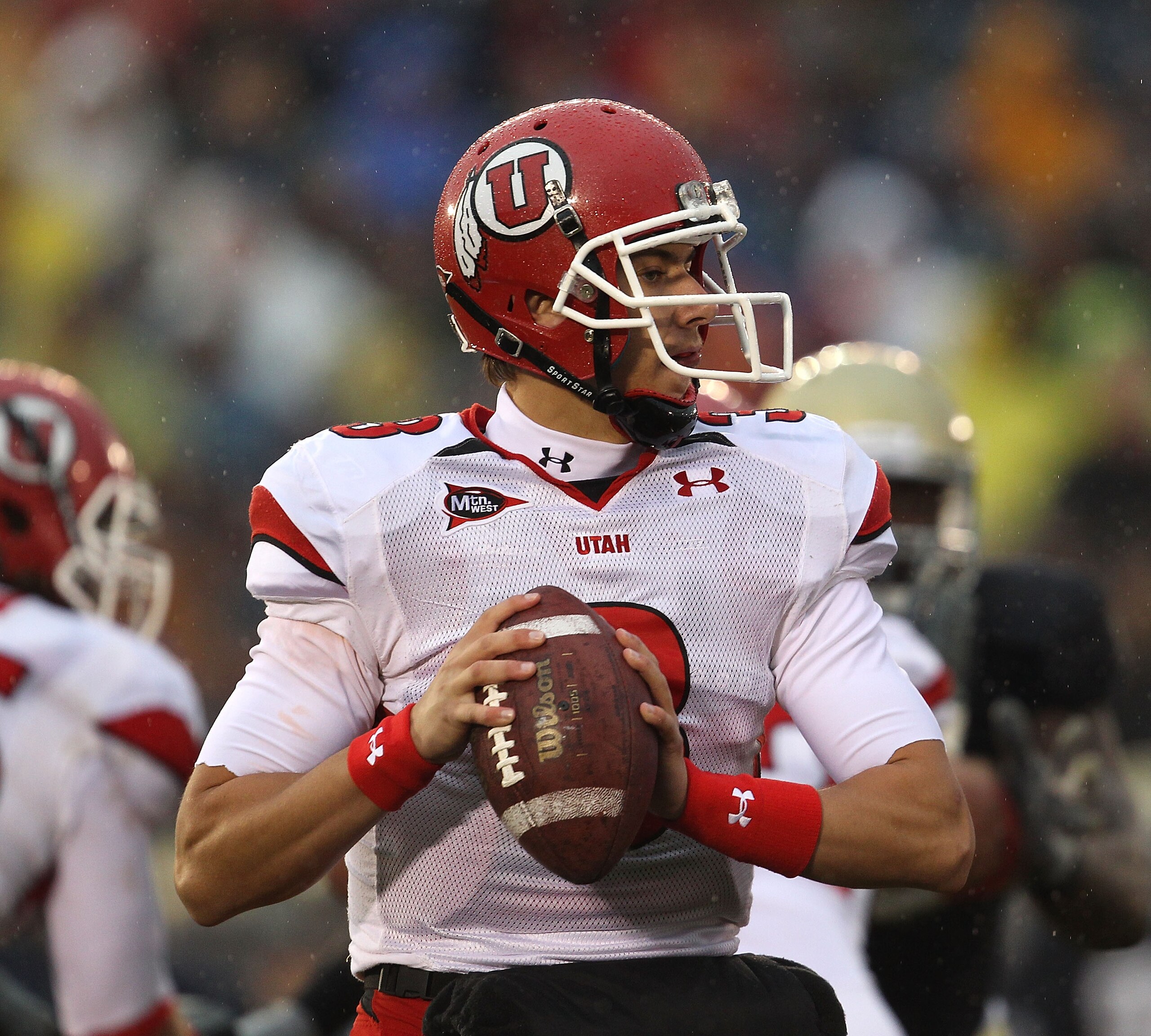 SOUTH BEND, IN - NOVEMBER 13: Jordan Wynn #3 of the Utah Utes looks for a recevier against the Notre Dame Fighting Irish at Notre Dame Stadium on November 13, 2010 in South Bend, Indiana. Notre Dame defeated Utah 28-3. (Photo by Jonathan Daniel/Getty Imag SOUTH BEND, IN - NOVEMBER 13: Jordan Wynn #3 of the Utah Utes looks for a recevier against the Notre Dame Fighting Irish at Notre Dame Stadium on November 13, 2010 in South Bend, Indiana. Notre Dame defeated Utah 28-3. (Photo by Jonathan Daniel/Getty Imag