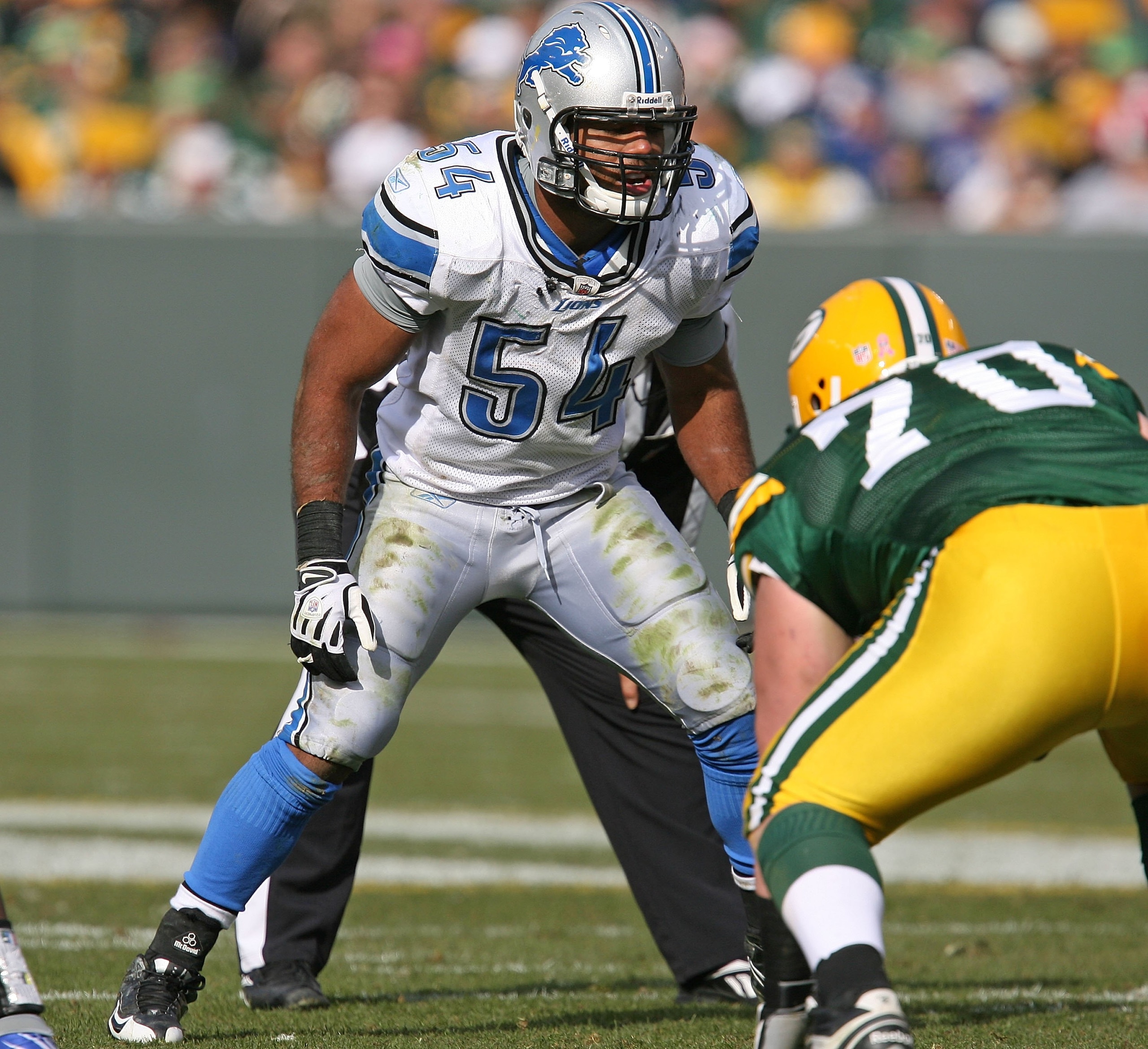 GREEN BAY, WI - OCTOBER 18: DeAndre Levy #54 of the Detroit Lions awaits the start of play against the Green Bay Packers at Lambeau Field on October 18, 2009 in Green Bay, Wisconsin. The Packers defeated the Lions 26-0. (Photo by Jonathan Daniel/Getty Ima