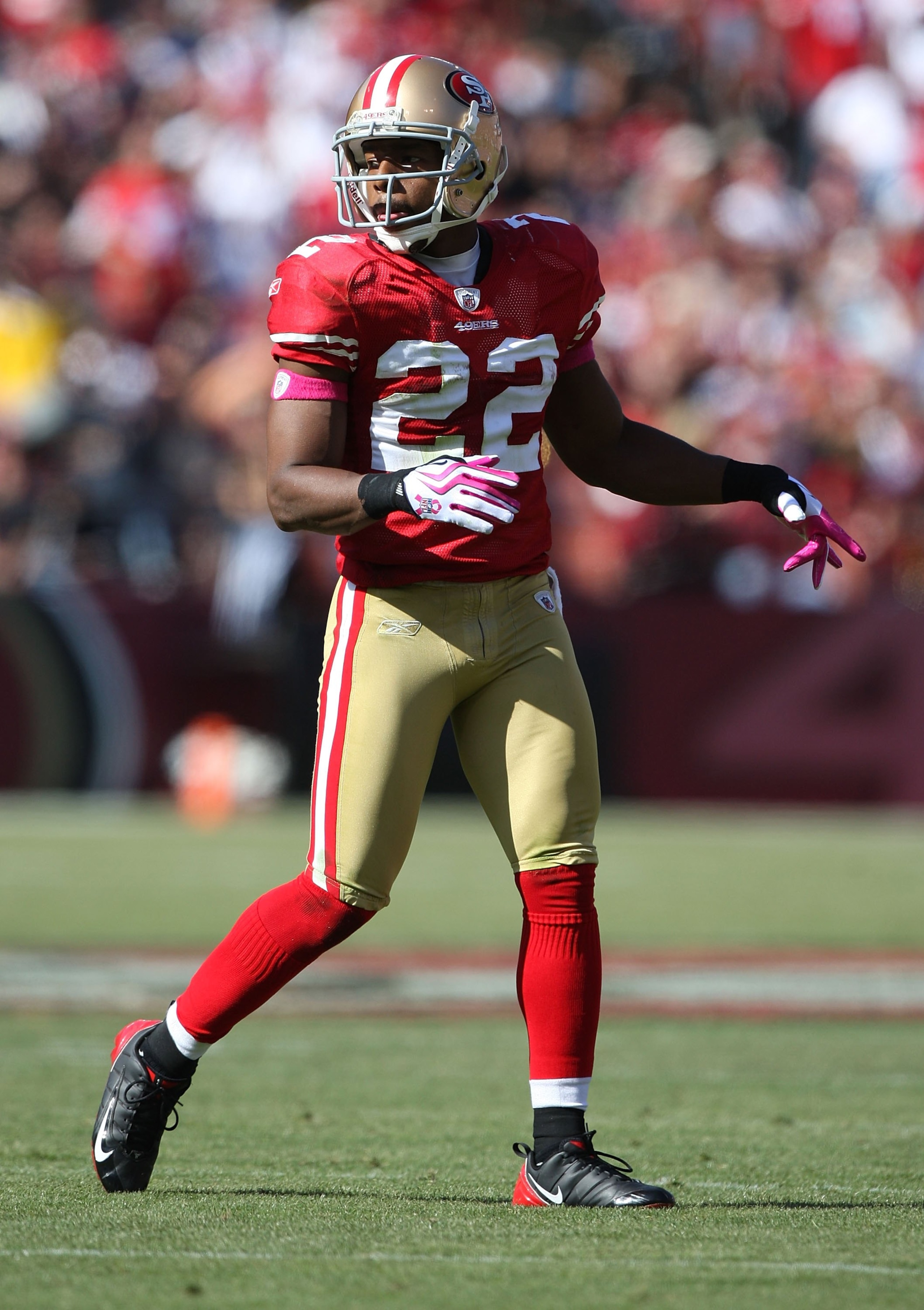SAN FRANCISCO - OCTOBER 04:  Nate Clements #22 of the San Francisco 49ers in action against the St. Louis Rams during an NFL game on October 4, 2009 at Candlestick Park in San Francisco, California.  (Photo by Jed Jacobsohn/Getty Images)