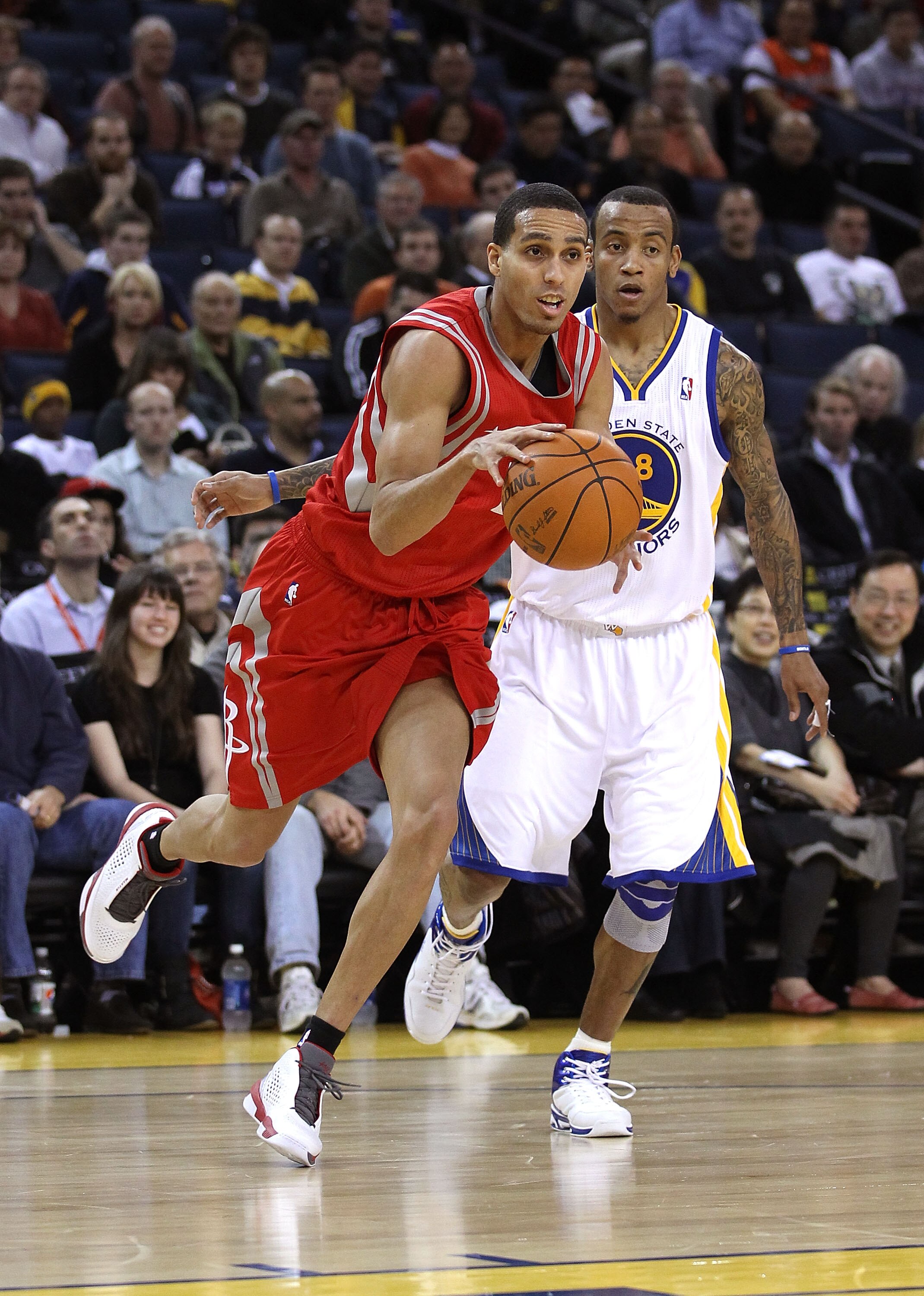 OAKLAND, CA - DECEMBER 20:  Kevin Martin #12 of the Houston Rockets in action against the Golden State Warriors at Oracle Arena on December 20, 2010 in Oakland, California. NOTE TO USER: User expressly acknowledges and agrees that, by downloading and or u