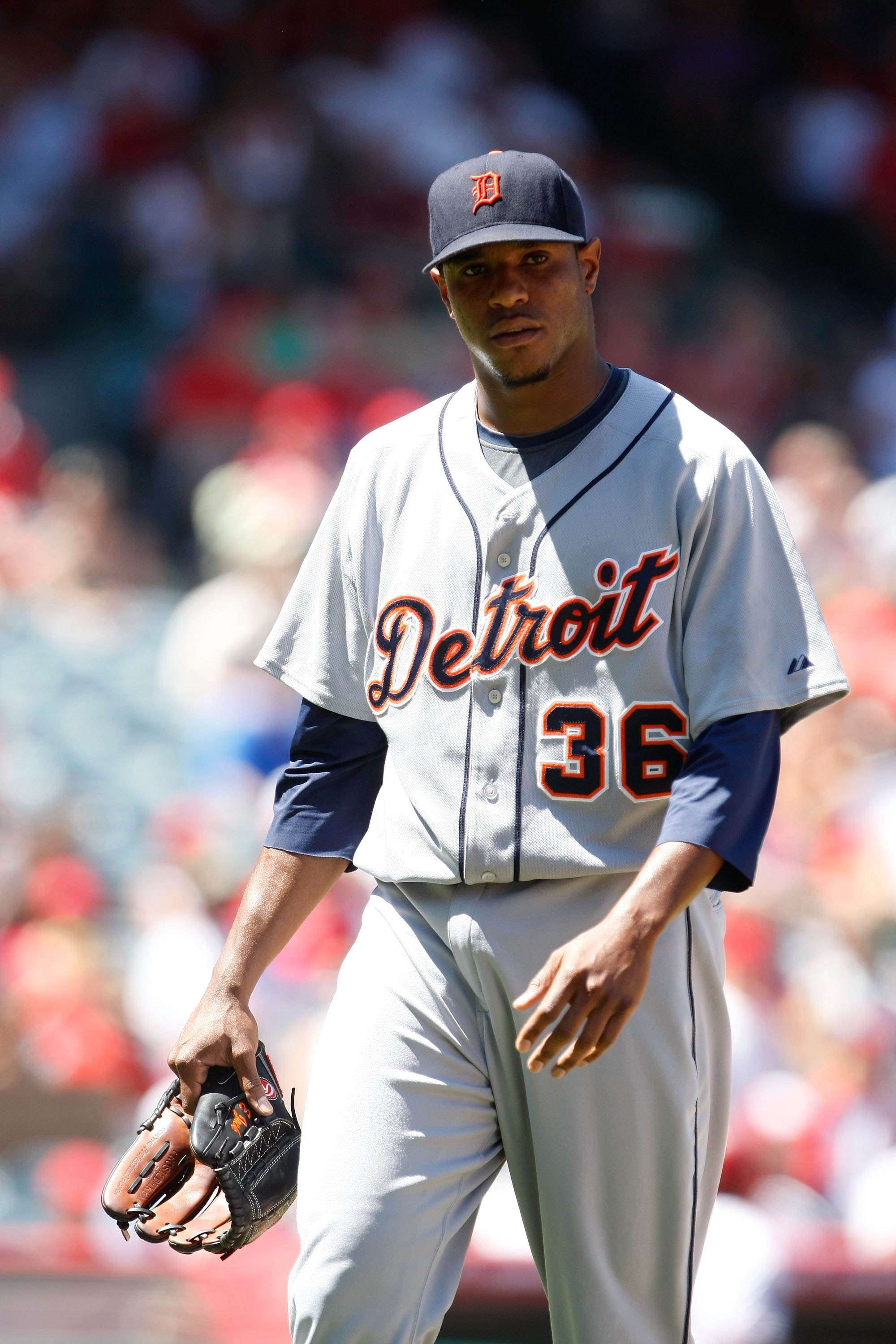 ANAHEIM, CA - AUGUST 26:  Edwin Jackson #36 of the Detroit Tigers walks back to the dugout against the Los Angeles Angels of Anaheim at Angel Stadium on August 26, 2009 in Anaheim, California.  (Photo by Jeff Gross/Getty Images)