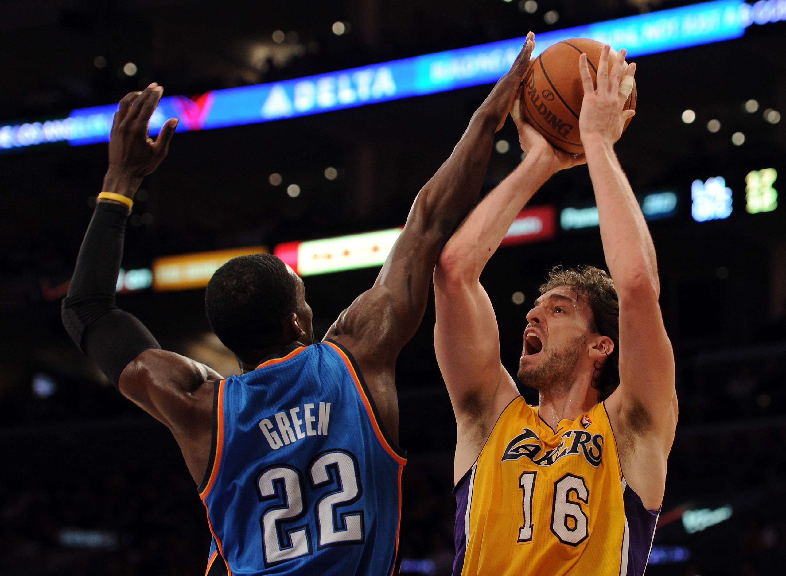 LOS ANGELES, CA - JANUARY 17: Pau Gasol #16 of the Los Angeles Lakers has his shot blocked by Jeff Green #22 of the Oklahoma City Thunder at the Staples Center on January 17, 2011 in Los Angeles, California. (Photo by Harry How/Getty Images) NOTE TO U LOS ANGELES, CA - JANUARY 17: Pau Gasol #16 of the Los Angeles Lakers has his shot blocked by Jeff Green #22 of the Oklahoma City Thunder at the Staples Center on January 17, 2011 in Los Angeles, California. (Photo by Harry How/Getty Images) NOTE TO U