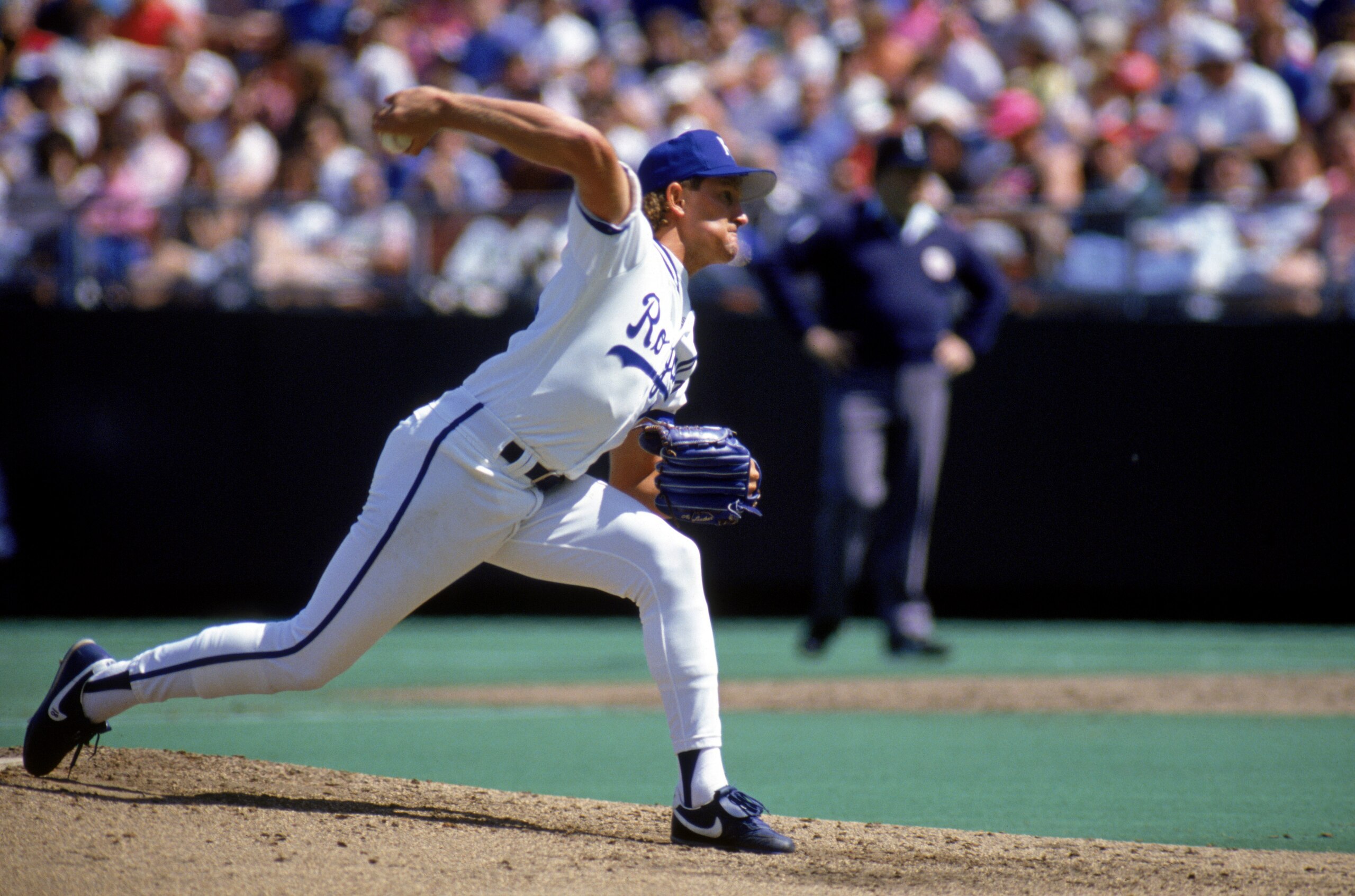 KANSAS CITY, MO - 1990: Bret Saberhagen #31 of the Kansas City Royals winds up for a pitch during a game in 1990 at Royals Stadium in Kansas City, Missouri. (Photo by Jonathan Daniel/Getty Images) KANSAS CITY, MO - 1990: Bret Saberhagen #31 of the Kansas City Royals winds up for a pitch during a game in 1990 at Royals Stadium in Kansas City, Missouri. (Photo by Jonathan Daniel/Getty Images)