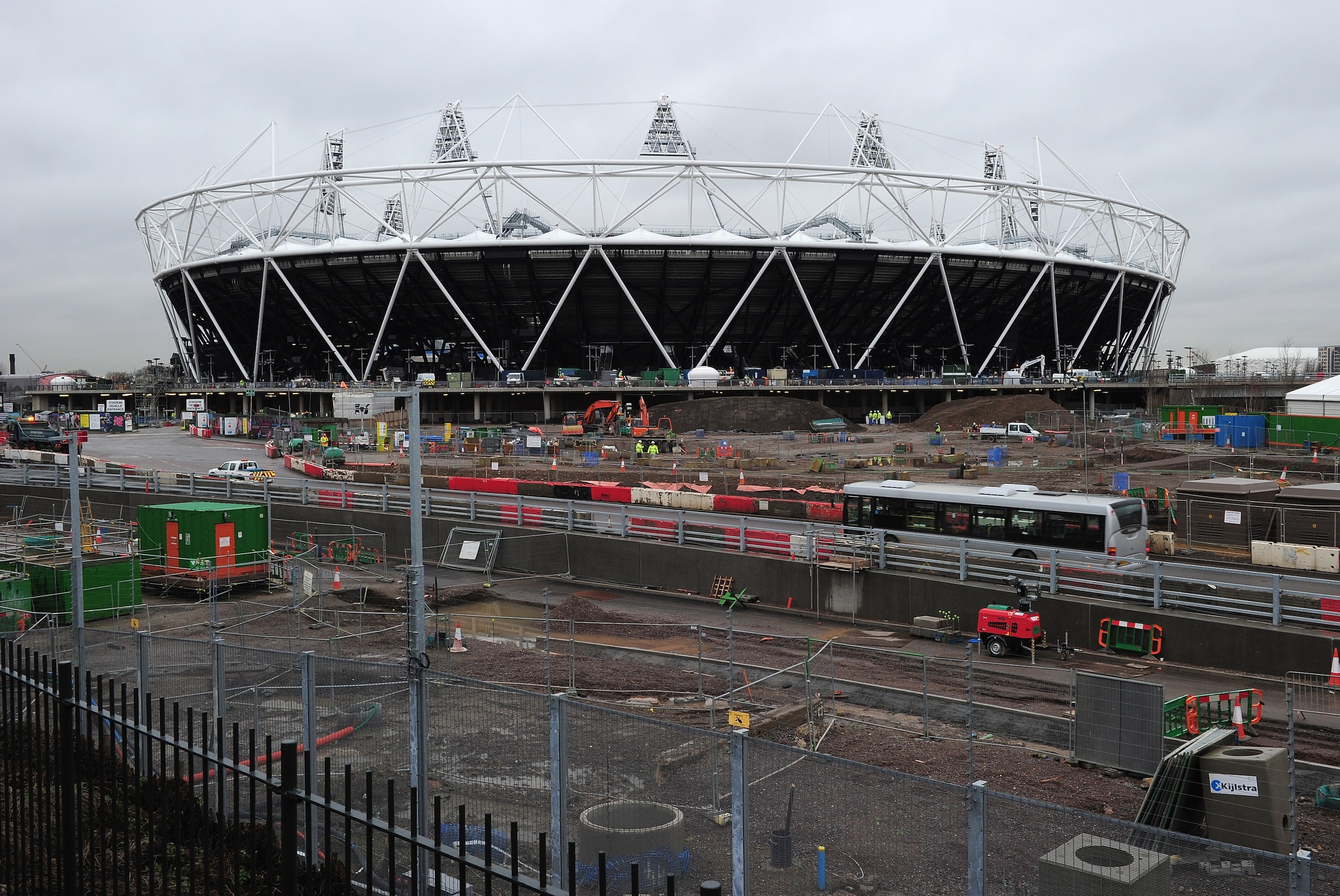 LONDON, ENGLAND - JANUARY 12:  Work continues on the London 2012 Olympic Stadium on January 12, 2011 in London, England.  (Photo by Shaun Botterill/Getty Images)