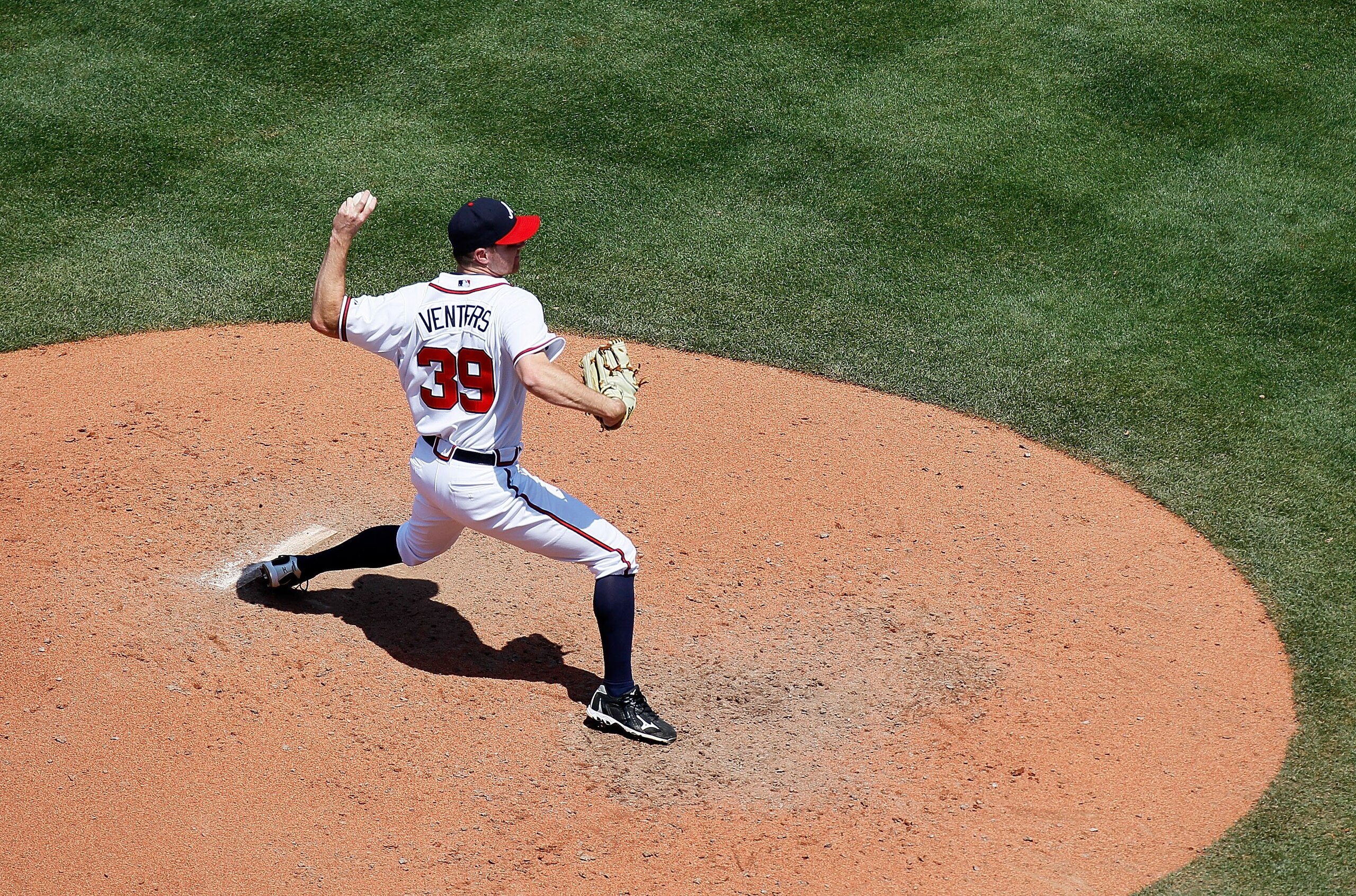 ATLANTA - MAY 20:  Pitcher Jonny Venters #39 of the Atlanta Braves against the Cincinnati Reds at Turner Field on May 20, 2010 in Atlanta, Georgia.  (Photo by Kevin C. Cox/Getty Images)