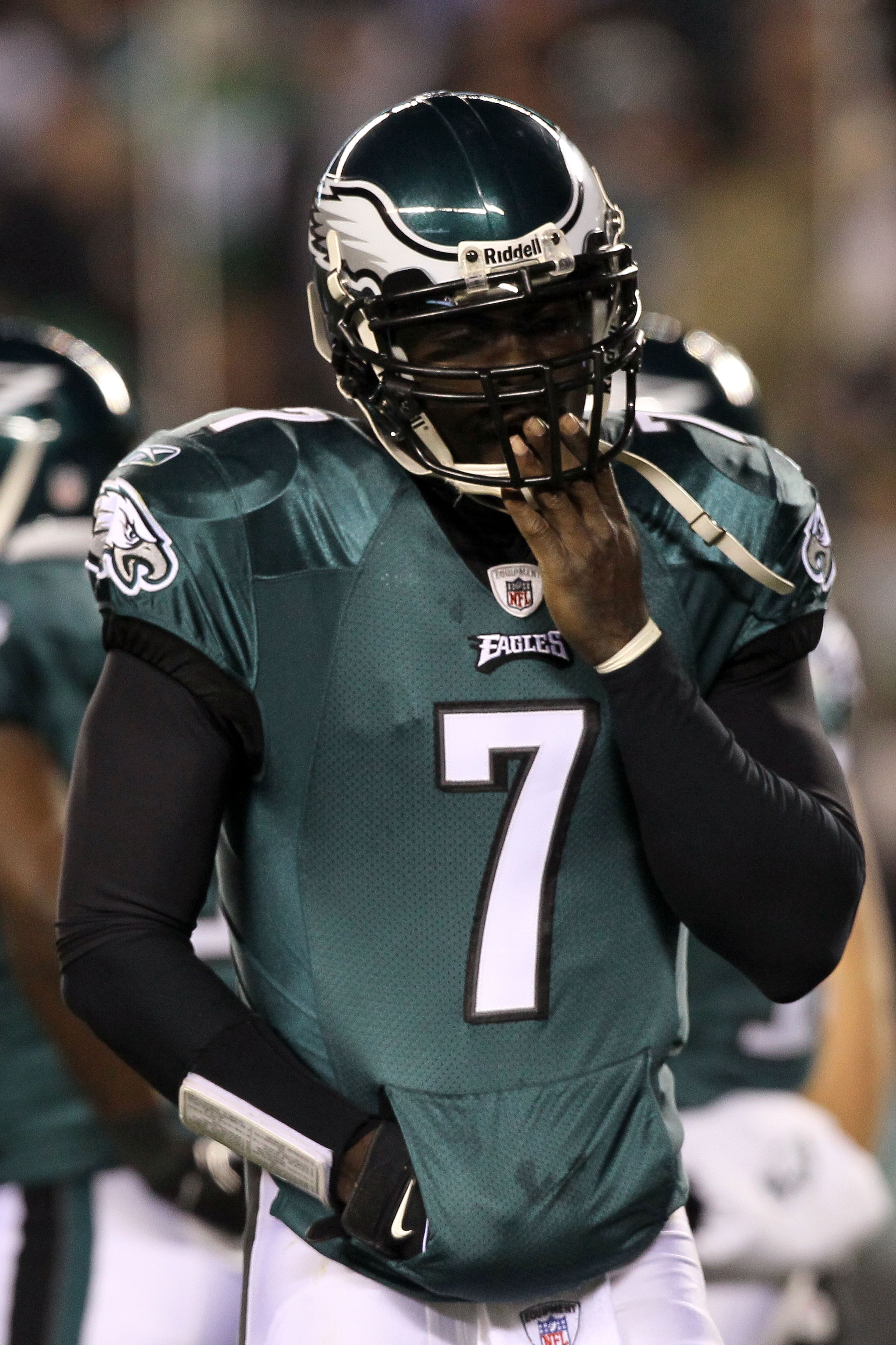 PHILADELPHIA, PA - DECEMBER 28: Michael Vick #7 of the Philadelphia Eagles in action against the Minnesota Vikings at Lincoln Financial Field on December 26, 2010 in Philadelphia, Pennsylvania. (Photo by Jim McIsaac/Getty Images) PHILADELPHIA, PA - DECEMBER 28: Michael Vick #7 of the Philadelphia Eagles in action against the Minnesota Vikings at Lincoln Financial Field on December 26, 2010 in Philadelphia, Pennsylvania. (Photo by Jim McIsaac/Getty Images)