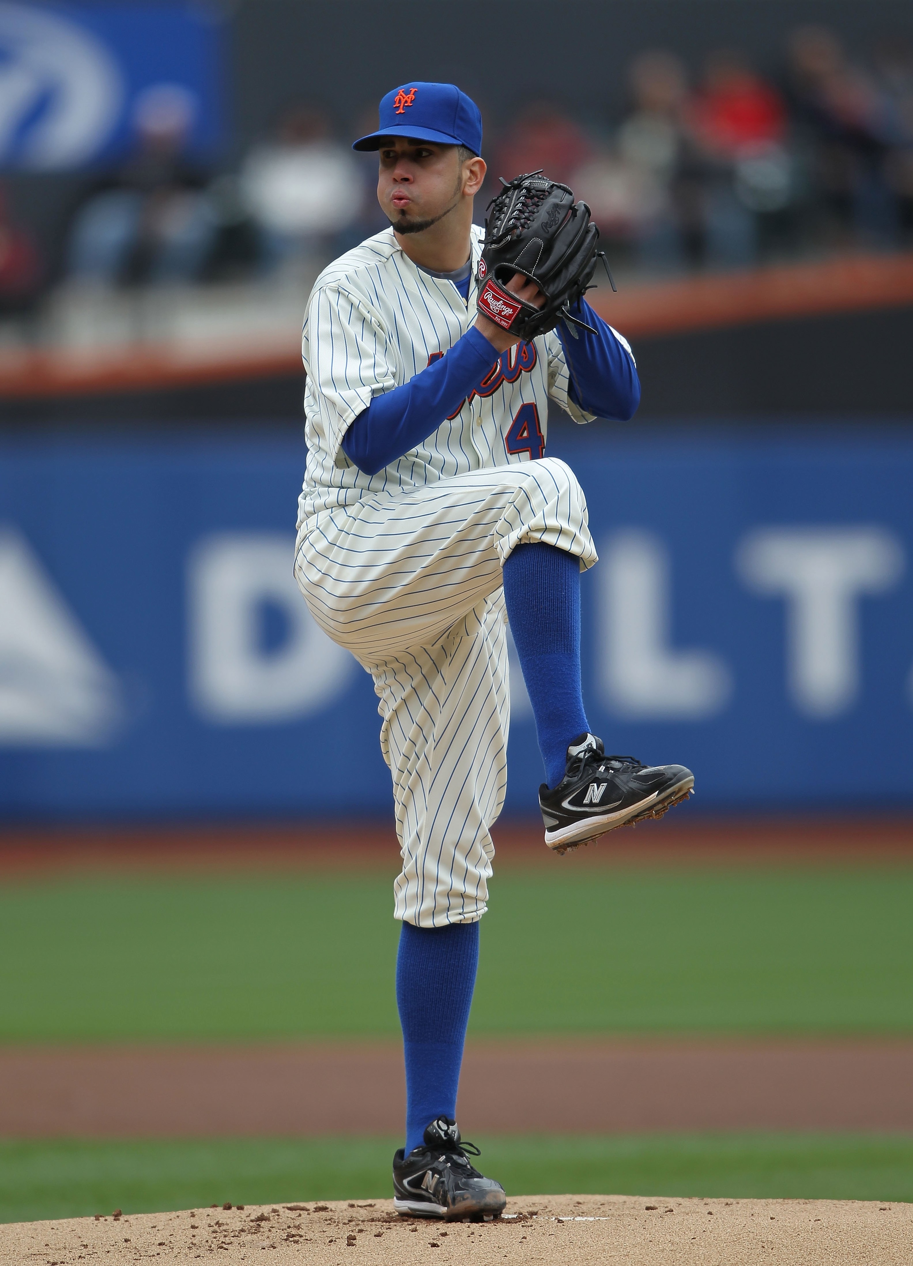NEW YORK - MAY 09: Oliver Perez #46 of the New York Mets pitches against the San Francisco Giants at Citi Field on May 9, 2010 in the Flushing neighborhood of the Queens borough of New York City. (Photo by Nick Laham/Getty Images) NEW YORK - MAY 09: Oliver Perez #46 of the New York Mets pitches against the San Francisco Giants at Citi Field on May 9, 2010 in the Flushing neighborhood of the Queens borough of New York City. (Photo by Nick Laham/Getty Images)