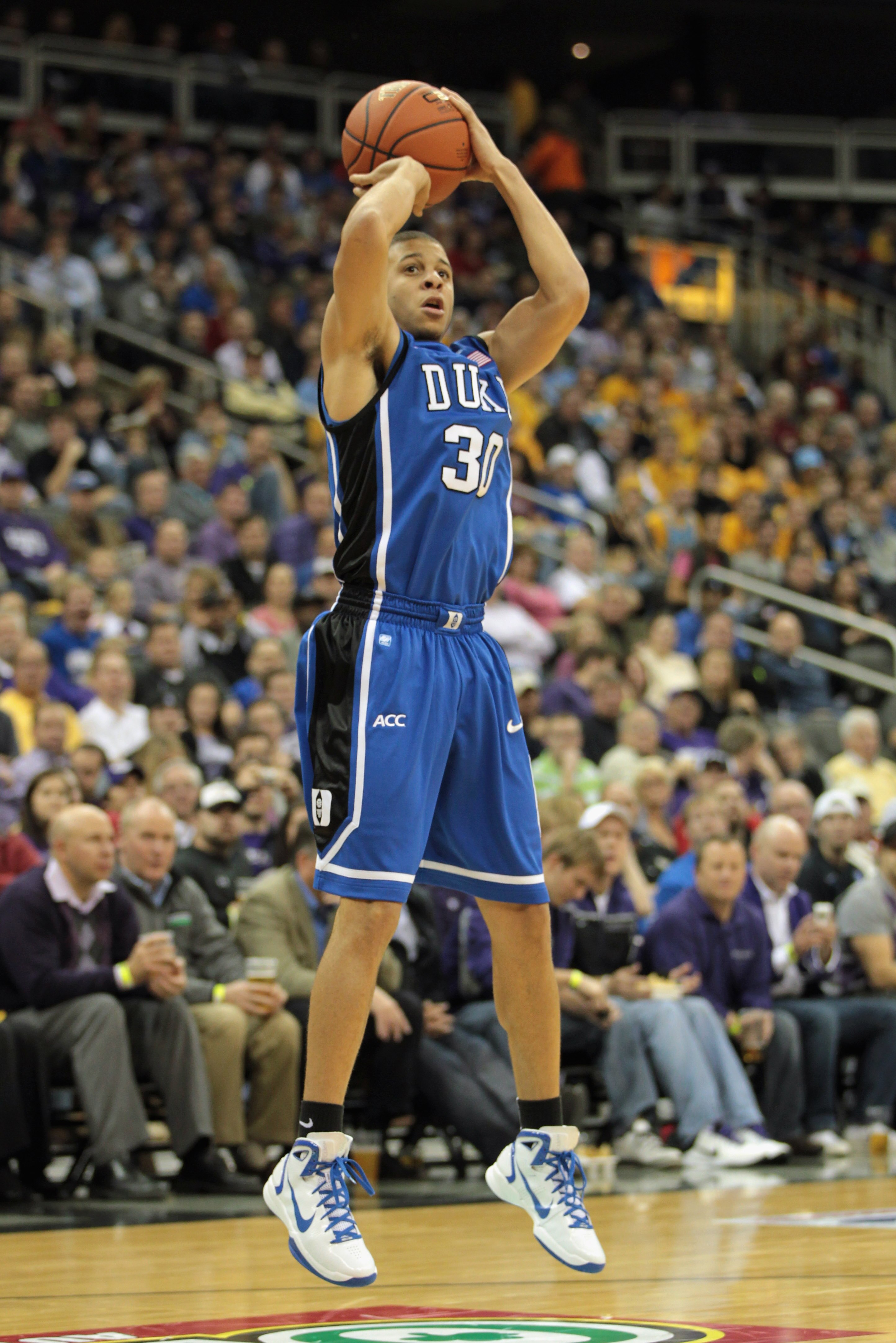 KANSAS CITY, MO - NOVEMBER 22:  Seth Curry #30 of the Duke Blue Devils in action during the CBE Classic game against the Marquette Golden Eagles on November 22, 2010 at the Sprint Center in Kansas City, Missouri.  (Photo by Jamie Squire/Getty Images)