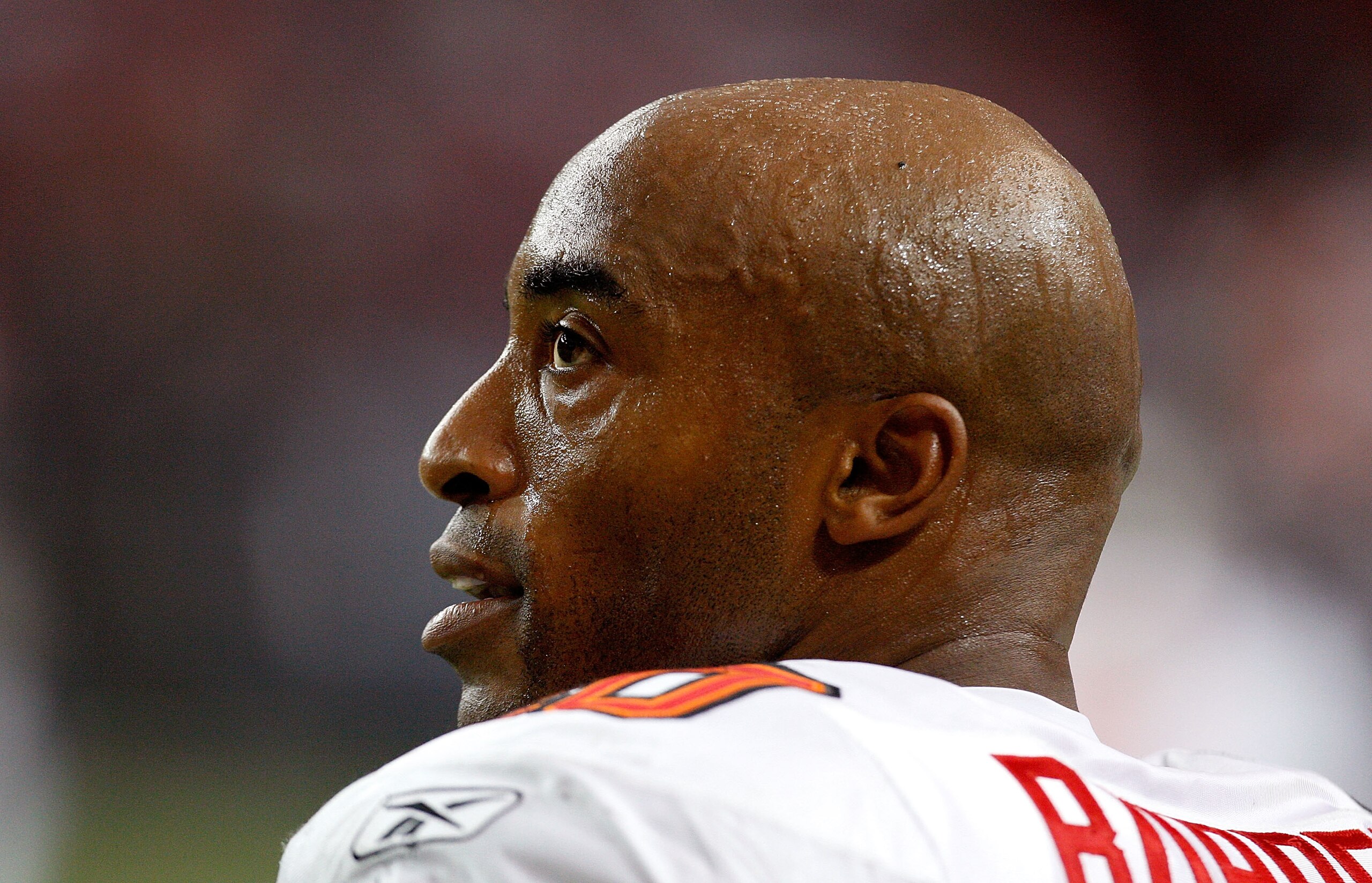 ATLANTA - NOVEMBER 29:  Ronde Barber #20 of the Tampa Bay Buccaneers looks on in the final seconds of their 20-17 loss to the Atlanta Falcons at Georgia Dome on November 29, 2009 in Atlanta, Georgia.  (Photo by Kevin C. Cox/Getty Images)