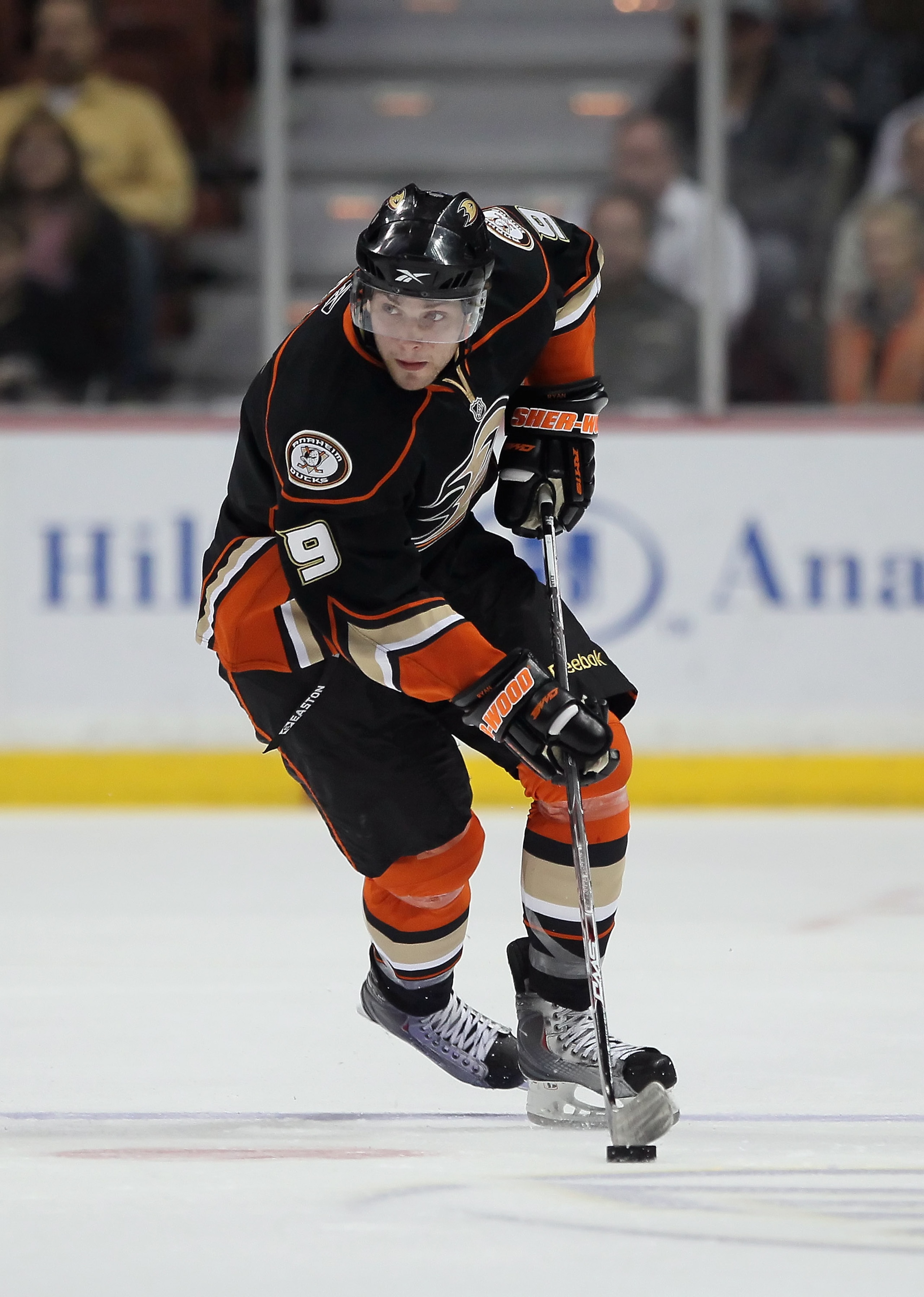 ANAHEIM, CA - JANUARY 07:  Bobby Ryan #9 of the Anaheim Ducks skates against the Columbus Blue Jackets at the Honda Center on January 7, 2011 in Anaheim, California.  (Photo by Jeff Gross/Getty Images)