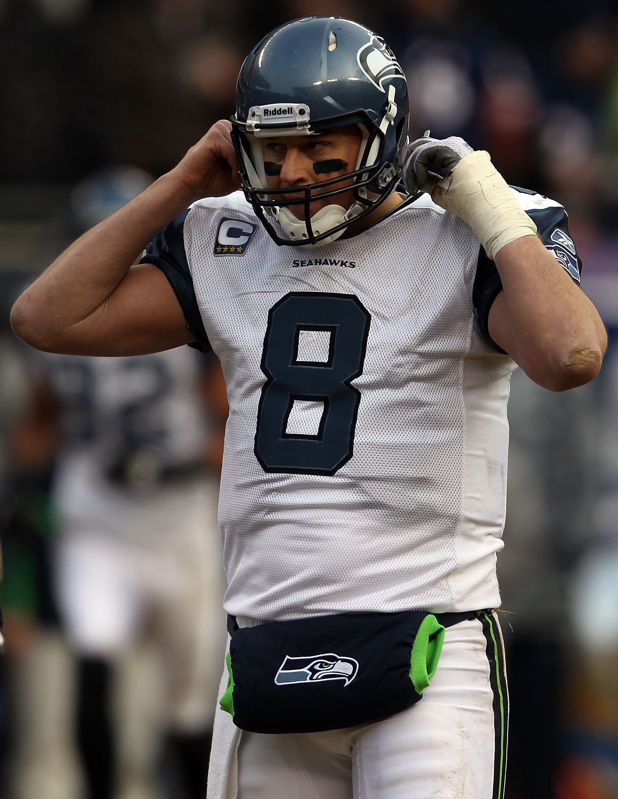 CHICAGO, IL - JANUARY 16: Quarterback Matt Hasselbeck #8 of the Seattle Seahawks reacts while taking on the Chicago Bears in the 2011 NFC divisional playoff game at Soldier Field on January 16, 2011 in Chicago, Illinois. (Photo by Jonathan Daniel/Getty CHICAGO, IL - JANUARY 16: Quarterback Matt Hasselbeck #8 of the Seattle Seahawks reacts while taking on the Chicago Bears in the 2011 NFC divisional playoff game at Soldier Field on January 16, 2011 in Chicago, Illinois. (Photo by Jonathan Daniel/Getty
