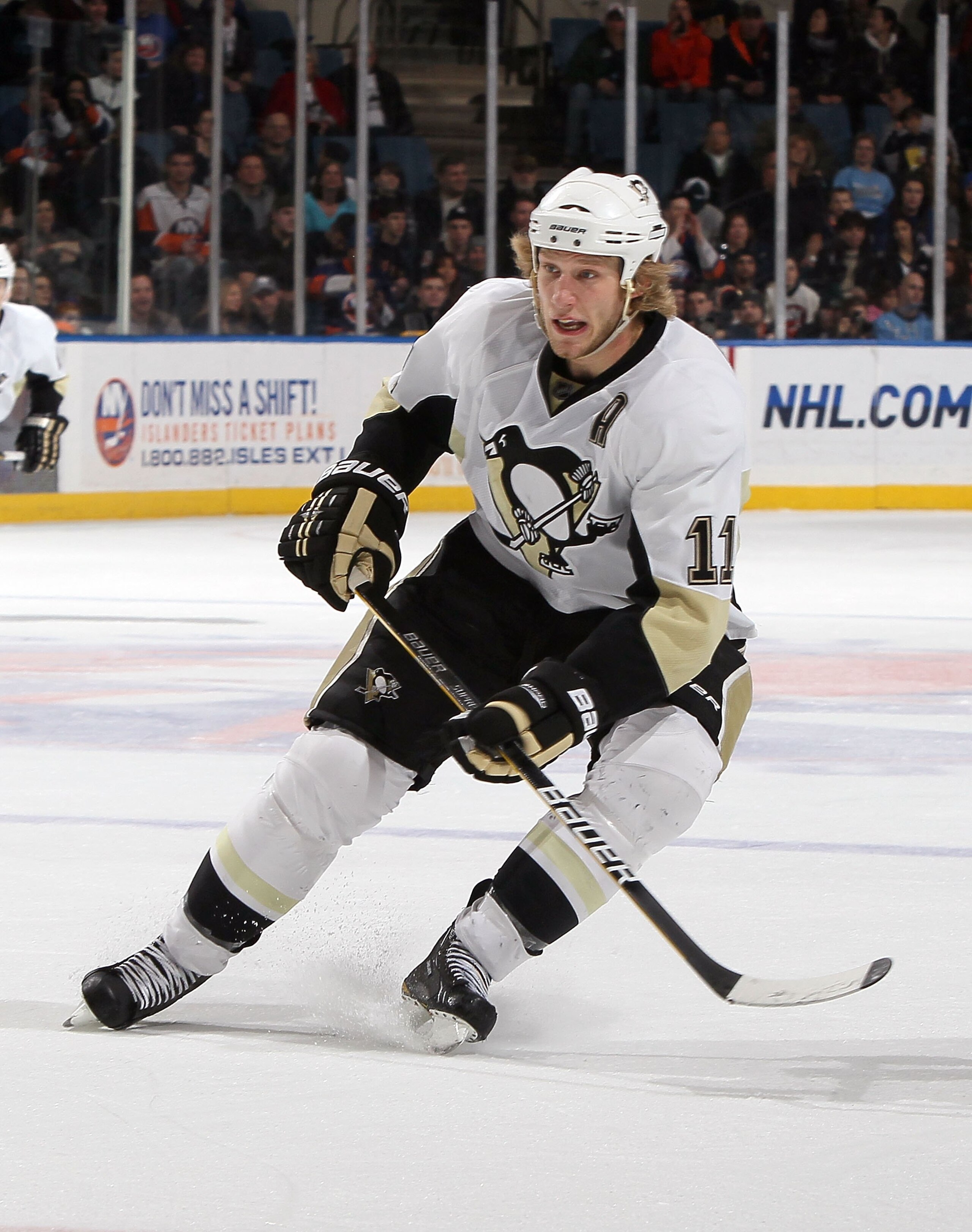 UNIONDALE, NY - FEBRUARY 11:  Jordan Staal #11 of the Pittsburgh Penguins skates against the New York Islanders on February 11, 2011 at Nassau Coliseum in Uniondale, New York. The Isles defeated the Pens 9-3.  (Photo by Jim McIsaac/Getty Images)