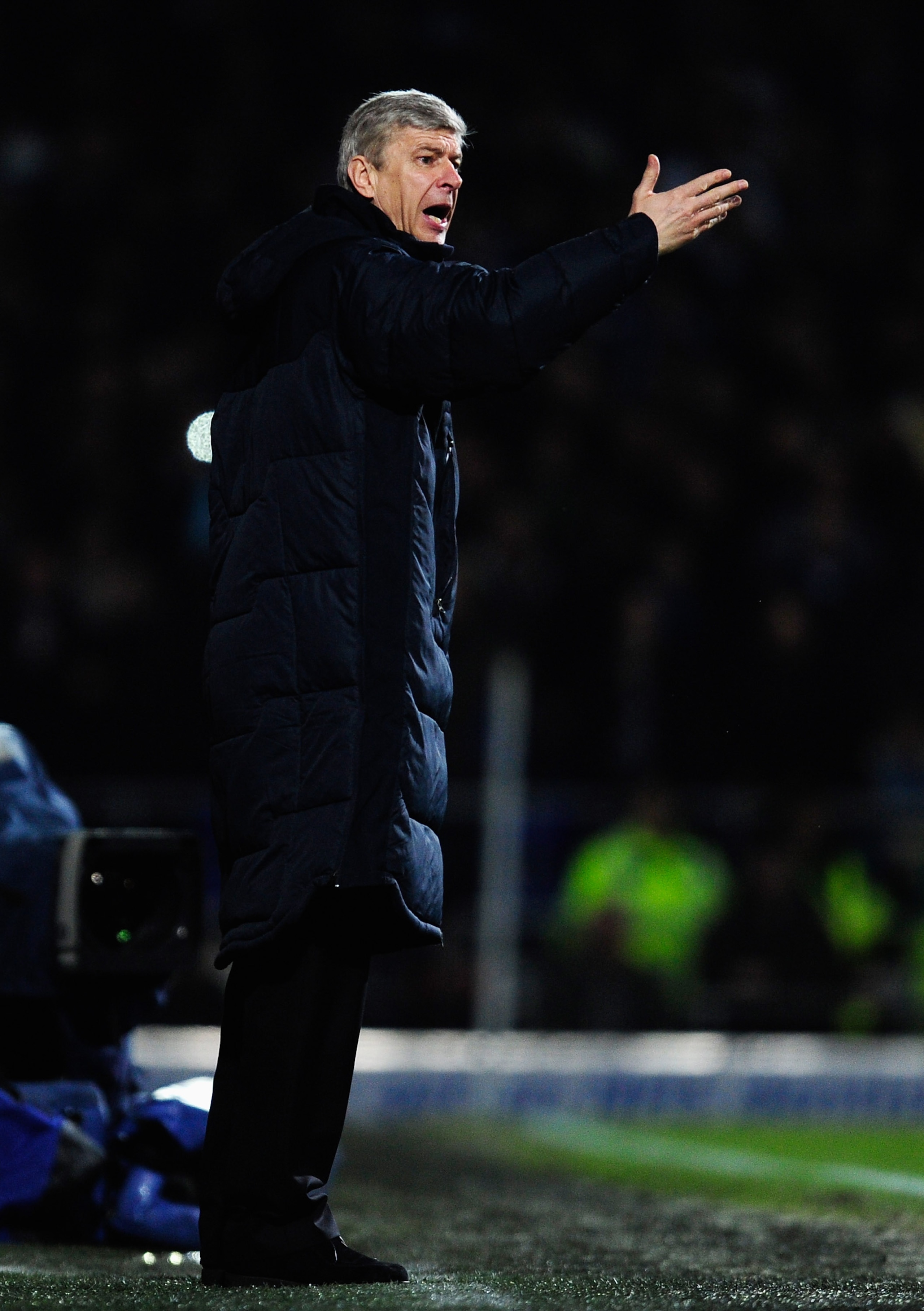 IPSWICH, ENGLAND - JANUARY 12: Arsene Wenger, Manager of Arsenal gives instructions during the Carling Cup Semi Final First Leg match between Ipswich Town and Arsenal at Portman Road on January 12, 2011 in Ipswich, England. (Photo by Jamie McDonald/Gett IPSWICH, ENGLAND - JANUARY 12: Arsene Wenger, Manager of Arsenal gives instructions during the Carling Cup Semi Final First Leg match between Ipswich Town and Arsenal at Portman Road on January 12, 2011 in Ipswich, England. (Photo by Jamie McDonald/Gett