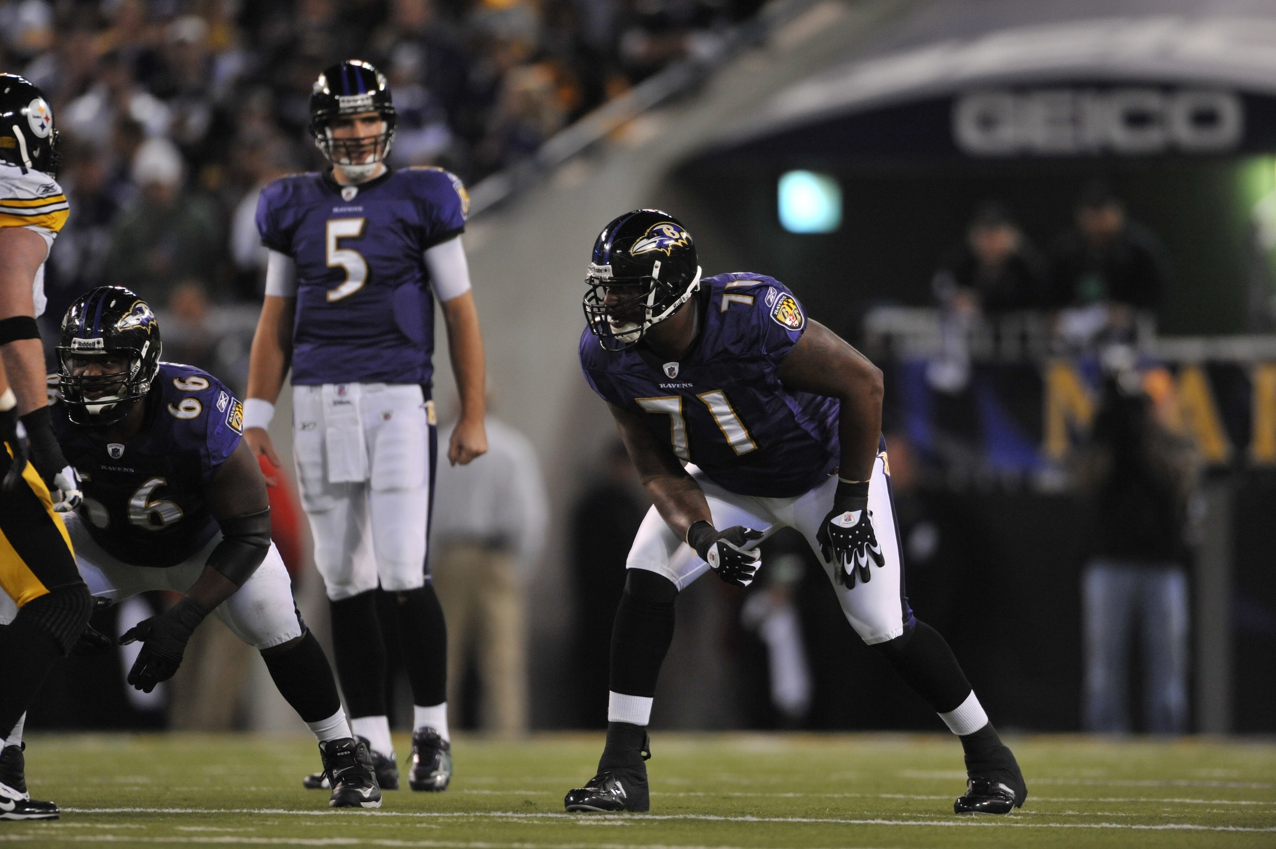 BALTIMORE - NOVEMBER 29:  Jared Gaither #71 of the Baltimore Ravens defends against the Pittsburgh Steelers at M&T Bank Stadium on November 29, 2009 in Baltimore, Maryland. The Ravens defeated the Steelers 20-17. (Photo by Larry French/Getty Images)