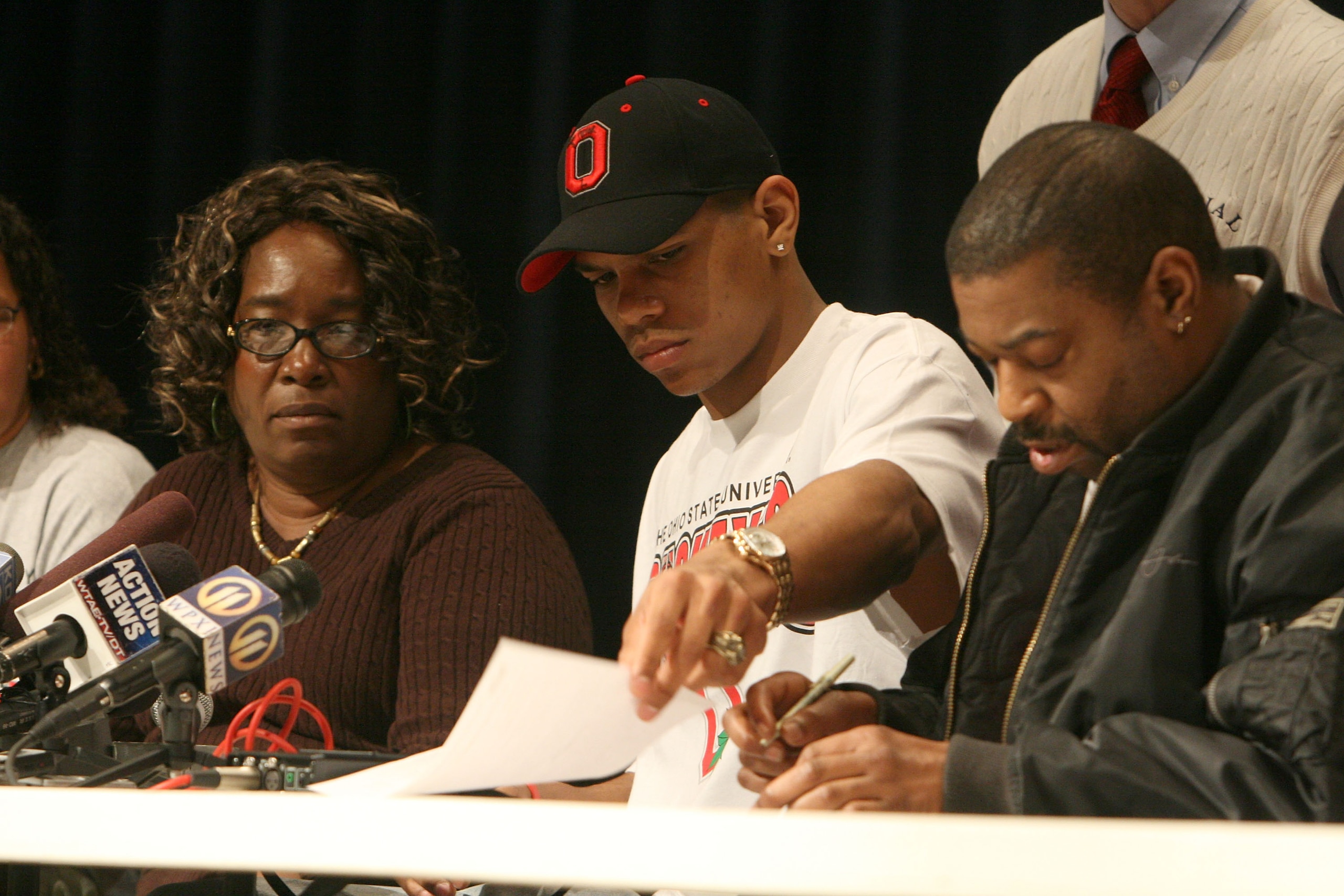 JEANNETTE, PA - MARCH 19:  Terrelle Pryor of Jeannette High School, regarded as the nations top prep quarterback, signs his letter of intent to attend the Ohio State University on March 19, 2008 at a news conference held at the Jeannette High School audit