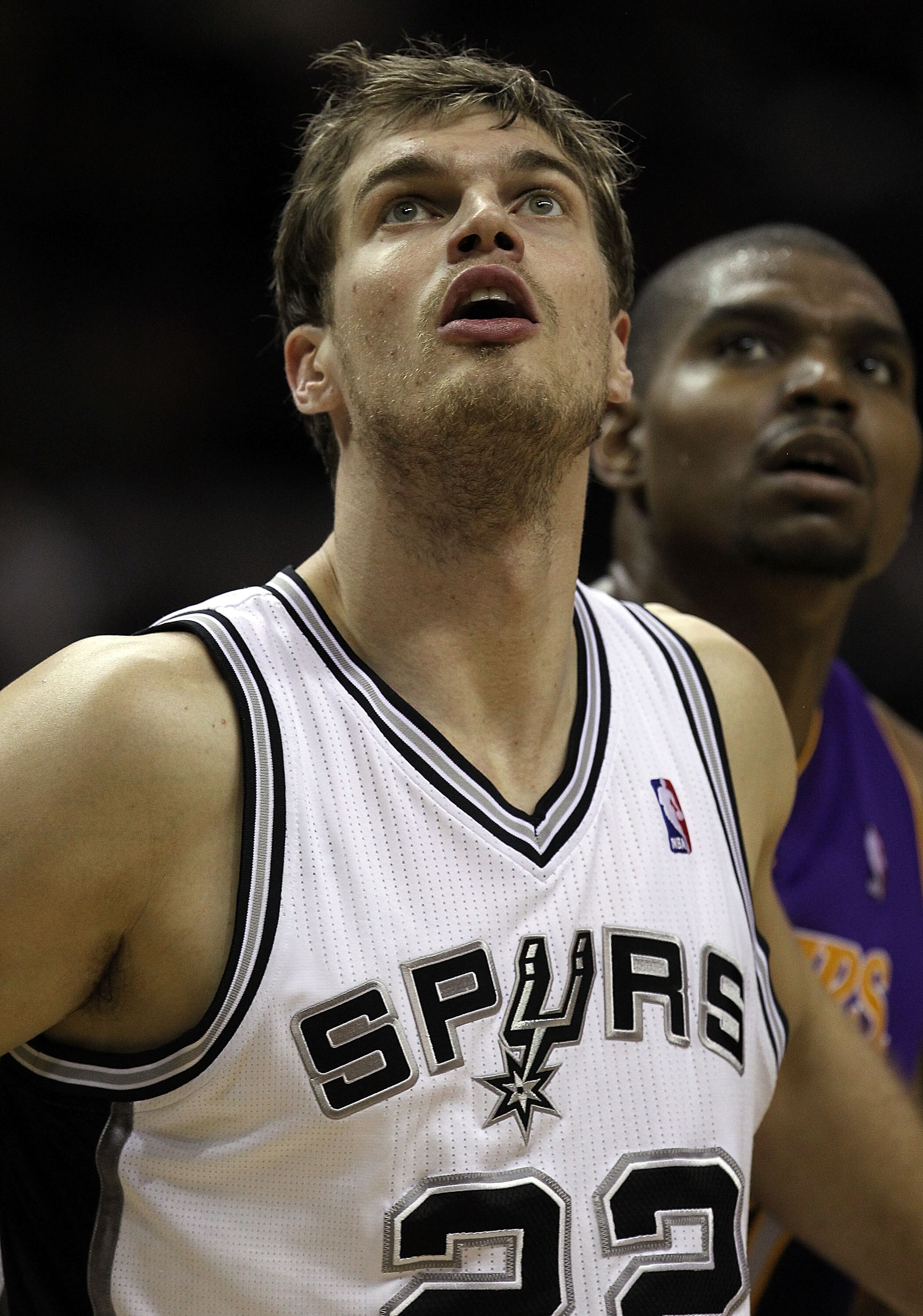 SAN ANTONIO, TX - DECEMBER 28:  Forward Tiago Splitter #22 of the San Antonio Spurs during play against the Los Angeles Lakers at AT&T Center on December 28, 2010 in San Antonio, Texas.  NOTE TO USER: User expressly acknowledges and agrees that, by downlo