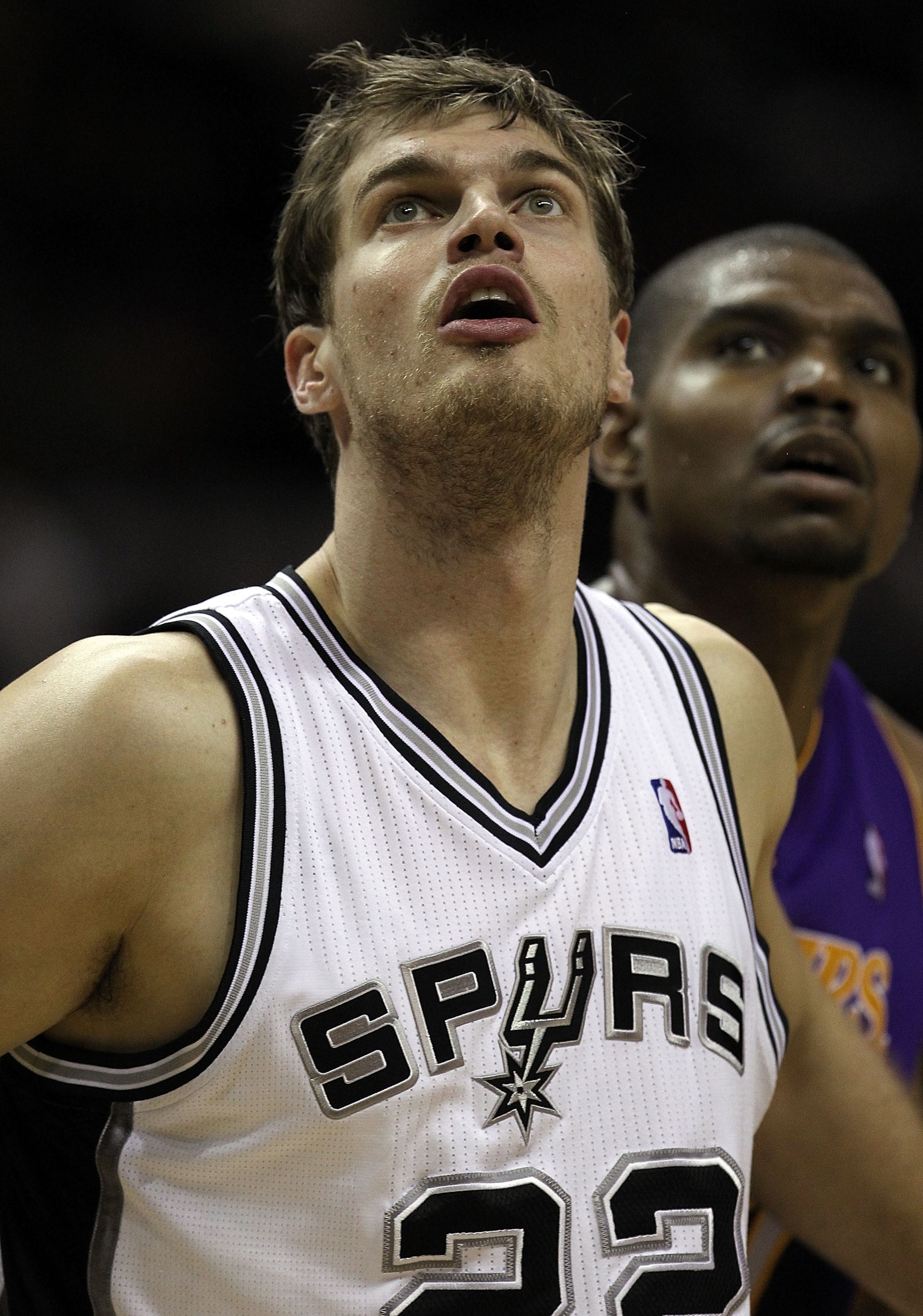 SAN ANTONIO, TX - DECEMBER 28:  Forward Tiago Splitter #22 of the San Antonio Spurs during play against the Los Angeles Lakers at AT&T Center on December 28, 2010 in San Antonio, Texas.  NOTE TO USER: User expressly acknowledges and agrees that, by downlo