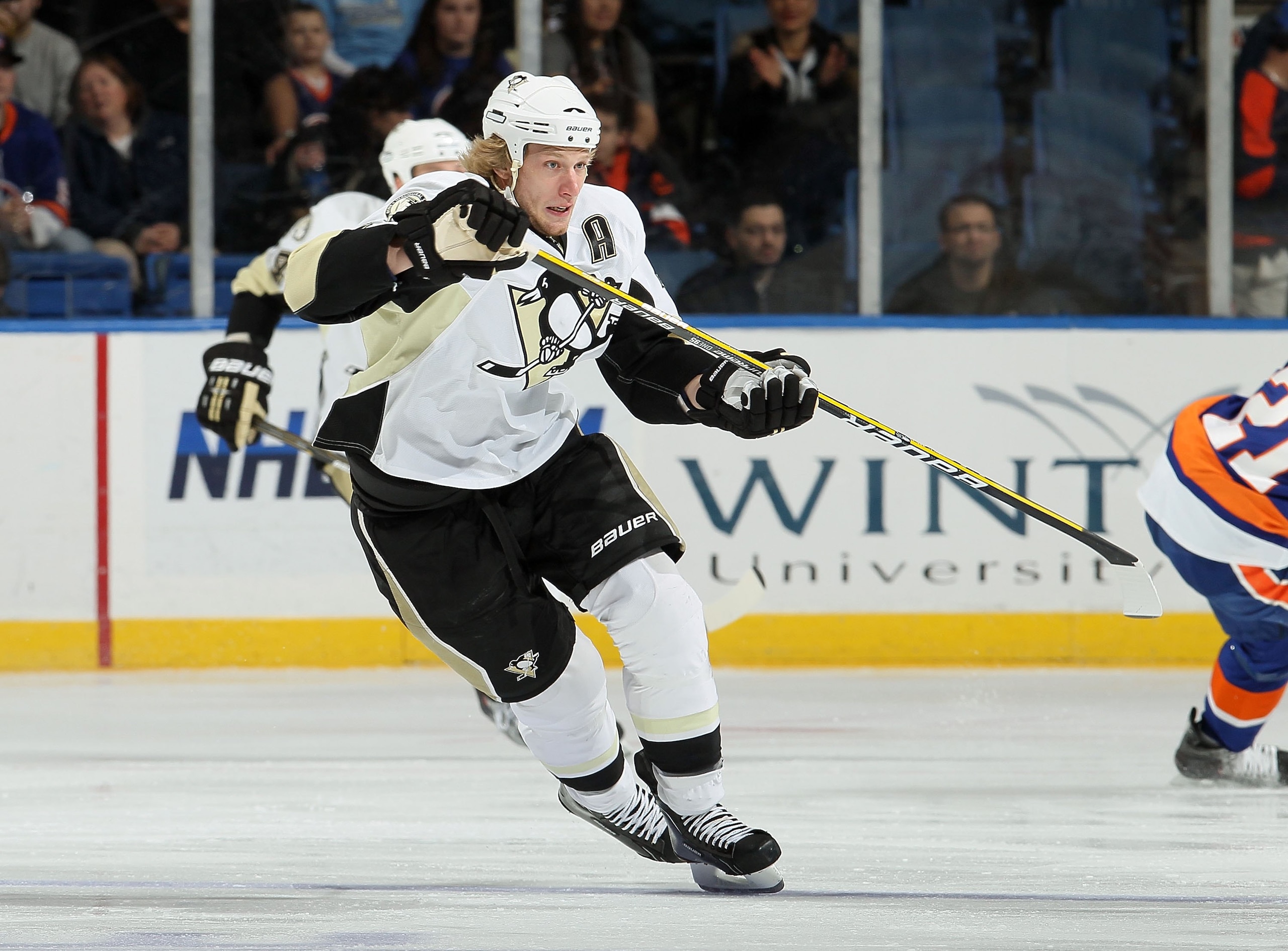 UNIONDALE, NY - FEBRUARY 11:  Jordan Staal #11 of the Pittsburgh Penguins skates against the New York Islanders on February 11, 2011 at Nassau Coliseum in Uniondale, New York. The Isles defeated the Pens 9-3.  (Photo by Jim McIsaac/Getty Images)