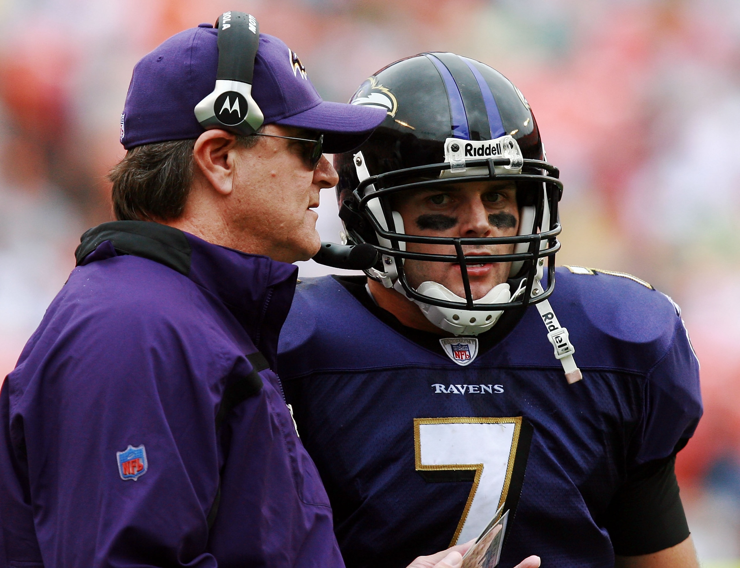 MIAMI - DECEMBER 16:  Head coach Brian Billick of the Baltimore Ravens talks with quarterback Kyle Boller #7 while taking on the Miami Dolphins at Dolphin Stadium December 16, 2007 in Miami, Florida. The Dolphins defeated the Ravens 22-16 for their first