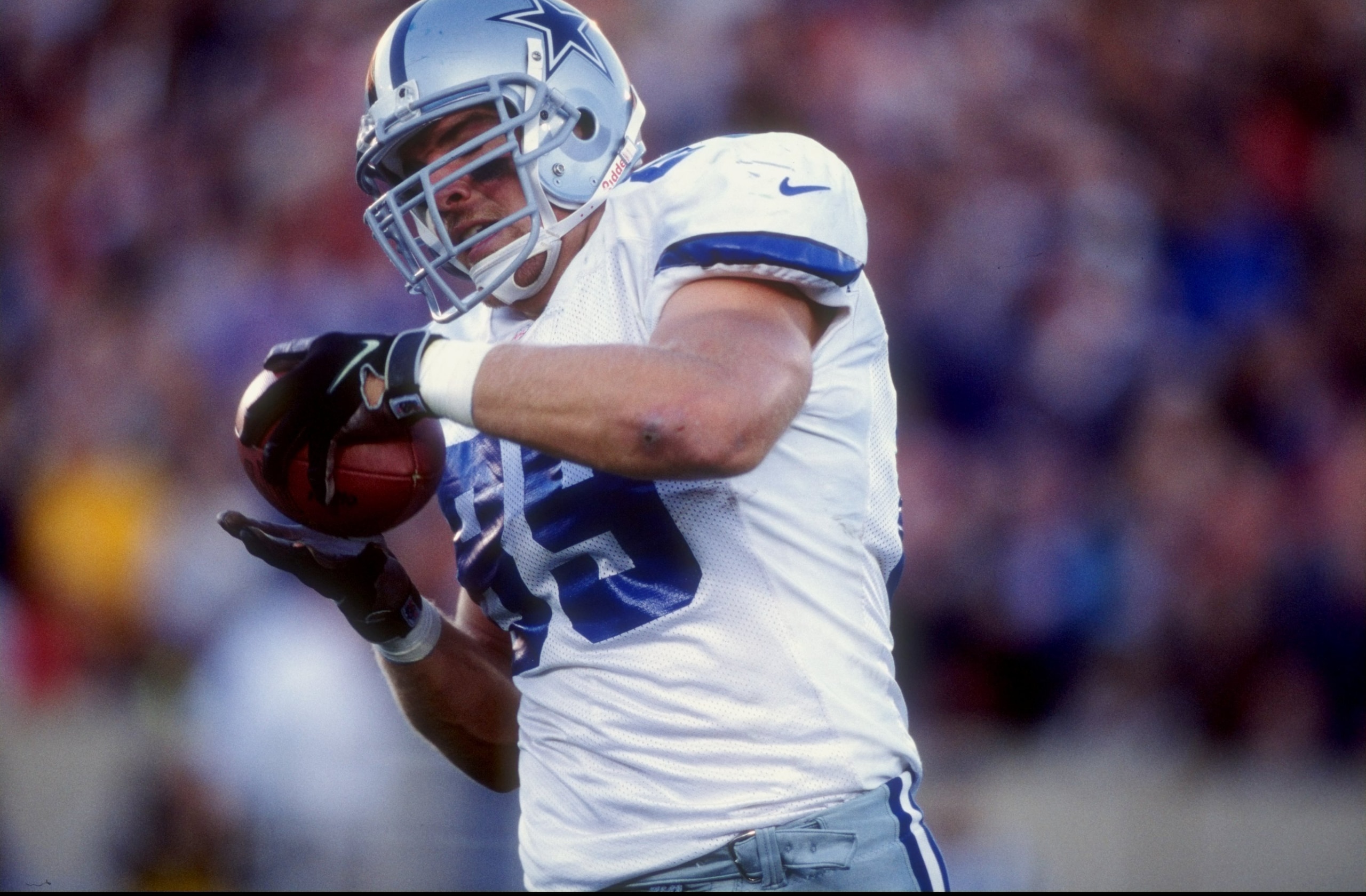 18 Oct 1998:  Tight end David LaFleur #89 of the Dallas Cowboys in action during the game against the Chicago Bears at Soldier Field in Chicago, Illinois. The Bears defeated the Cowboys 13-12. Mandatory Credit: Jonathan Daniel  /Allsport