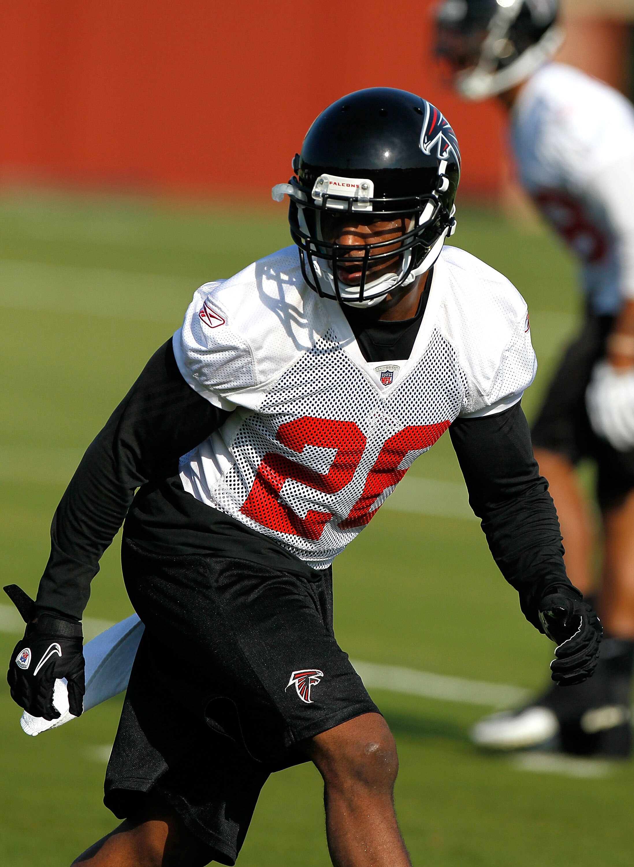 FLOWERY BRANCH, GA - JULY 30: Erik Coleman #26 of the Atlanta Falcons runs drills during opening day of training camp on July 30, 2010 at the Falcons Training Complex in Flowery Branch, Georgia. (Photo by Kevin C. Cox/Getty Images) FLOWERY BRANCH, GA - JULY 30: Erik Coleman #26 of the Atlanta Falcons runs drills during opening day of training camp on July 30, 2010 at the Falcons Training Complex in Flowery Branch, Georgia. (Photo by Kevin C. Cox/Getty Images)