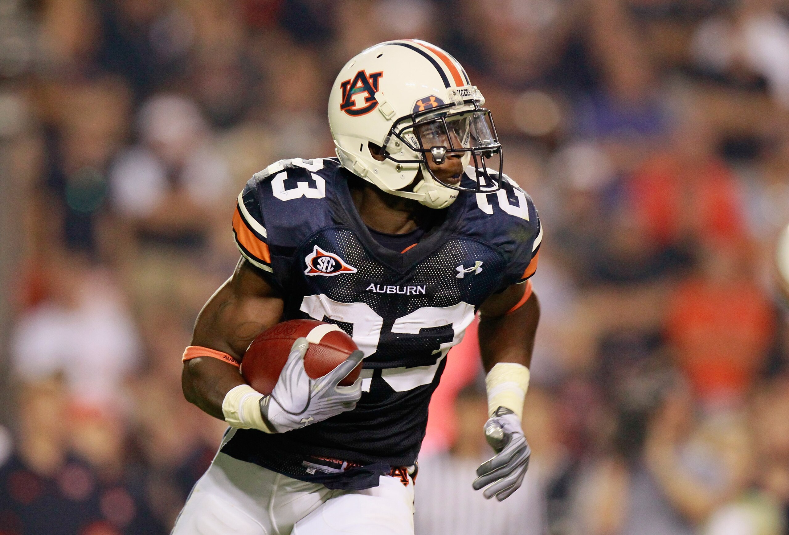 AUBURN, AL - SEPTEMBER 18:  Onterio McCalebb #23 of the Auburn Tigers against the Clemson Tigers at Jordan-Hare Stadium on September 18, 2010 in Auburn, Alabama.  (Photo by Kevin C. Cox/Getty Images)