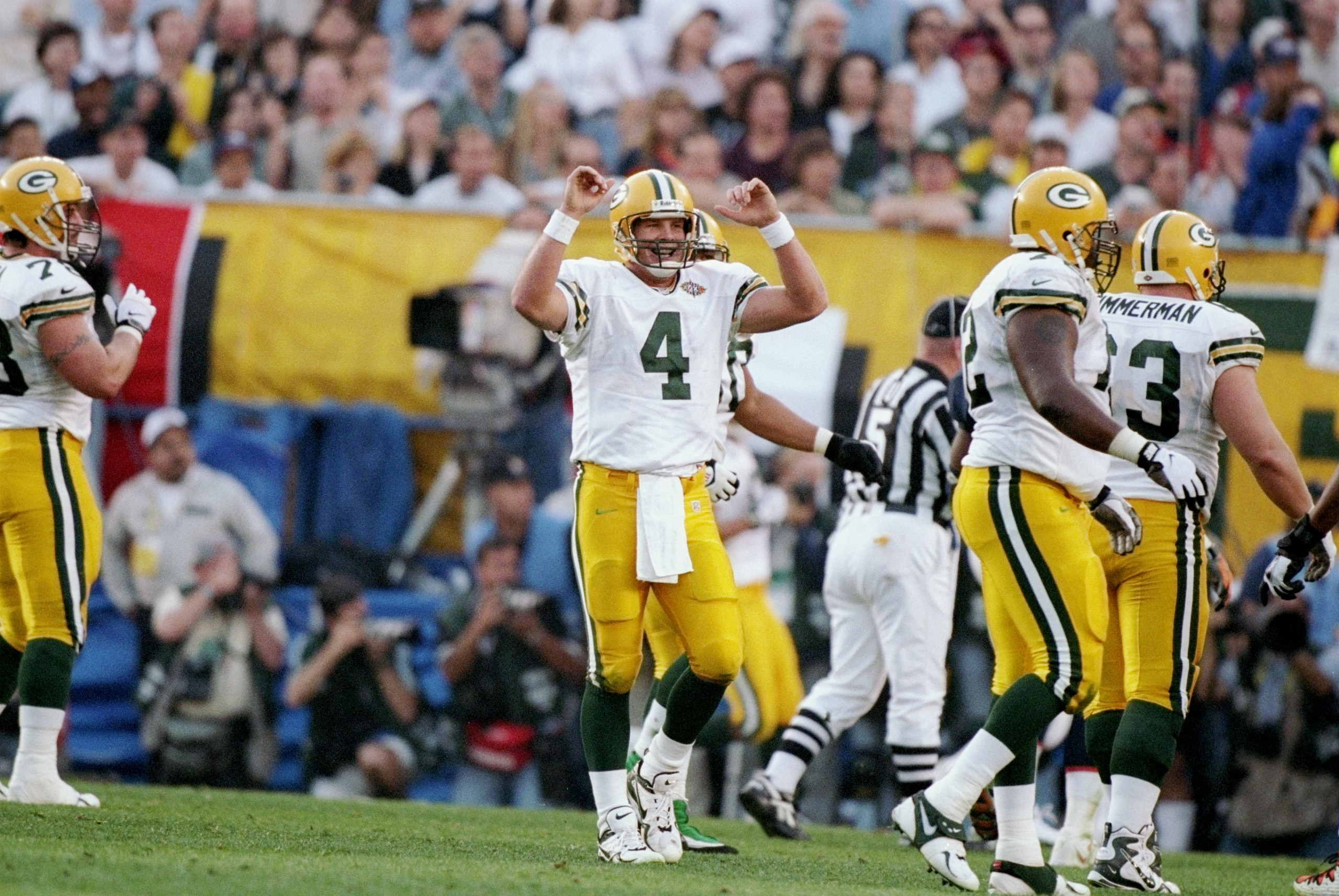 25 Jan 1998:  Brett Favre #4 of the Green Bay Packers celebrates against the Denver Broncos during Super Bowl  XXXII at Qualcomm Stadium in San Diego, California.  The Denver Broncos defeated the Green Bay Packers 31-24. Mandatory Credit: Al Bello  /Allsp