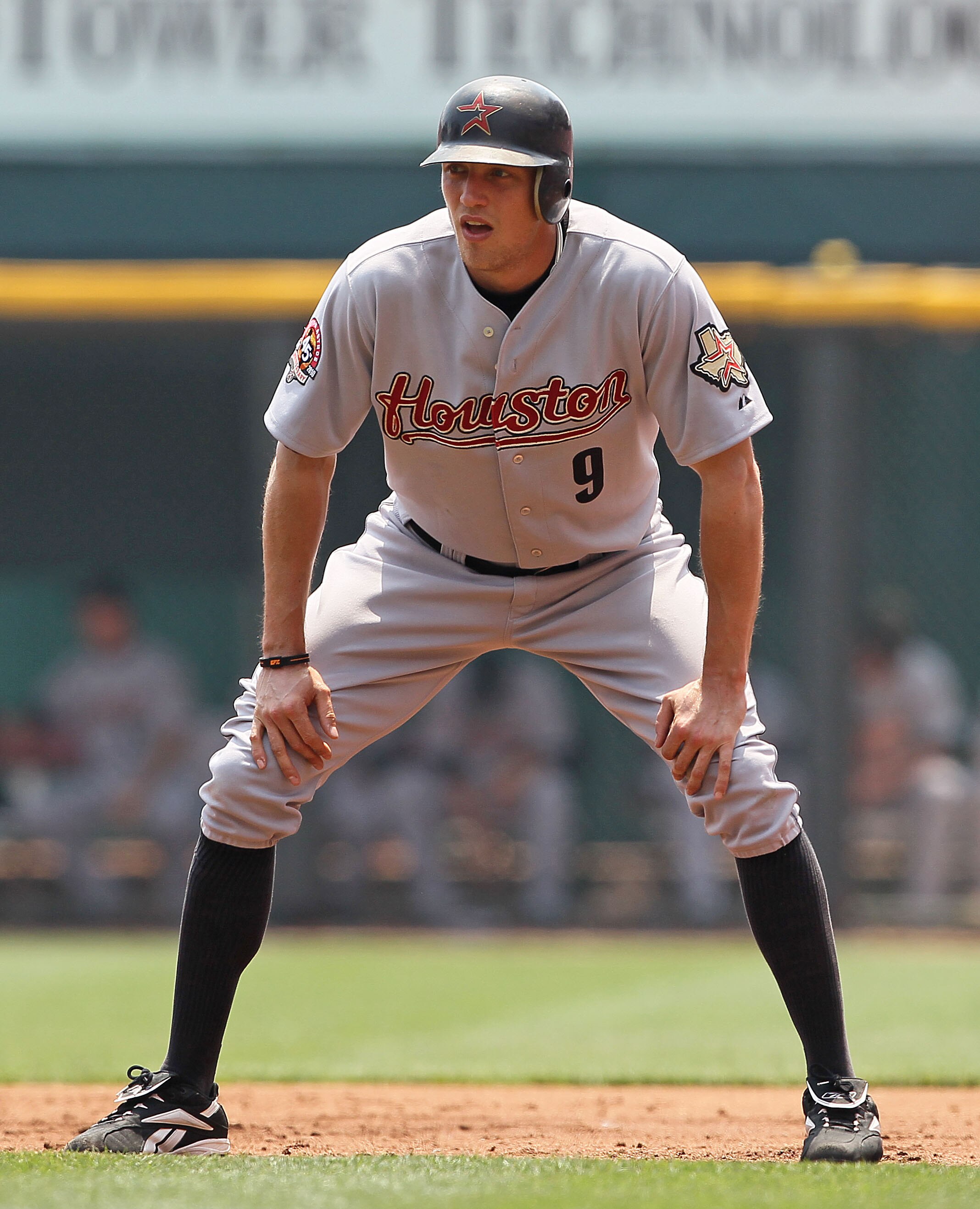 CINCINNATI - MAY 30:  Hunter Pence #9 of the Houston Astros leads off of first base during the game agianst the Cincinnati Reds at Great American Ball Park on May 30, 2010 in Cincinnati, Ohio.  (Photo by Andy Lyons/Getty Images)
