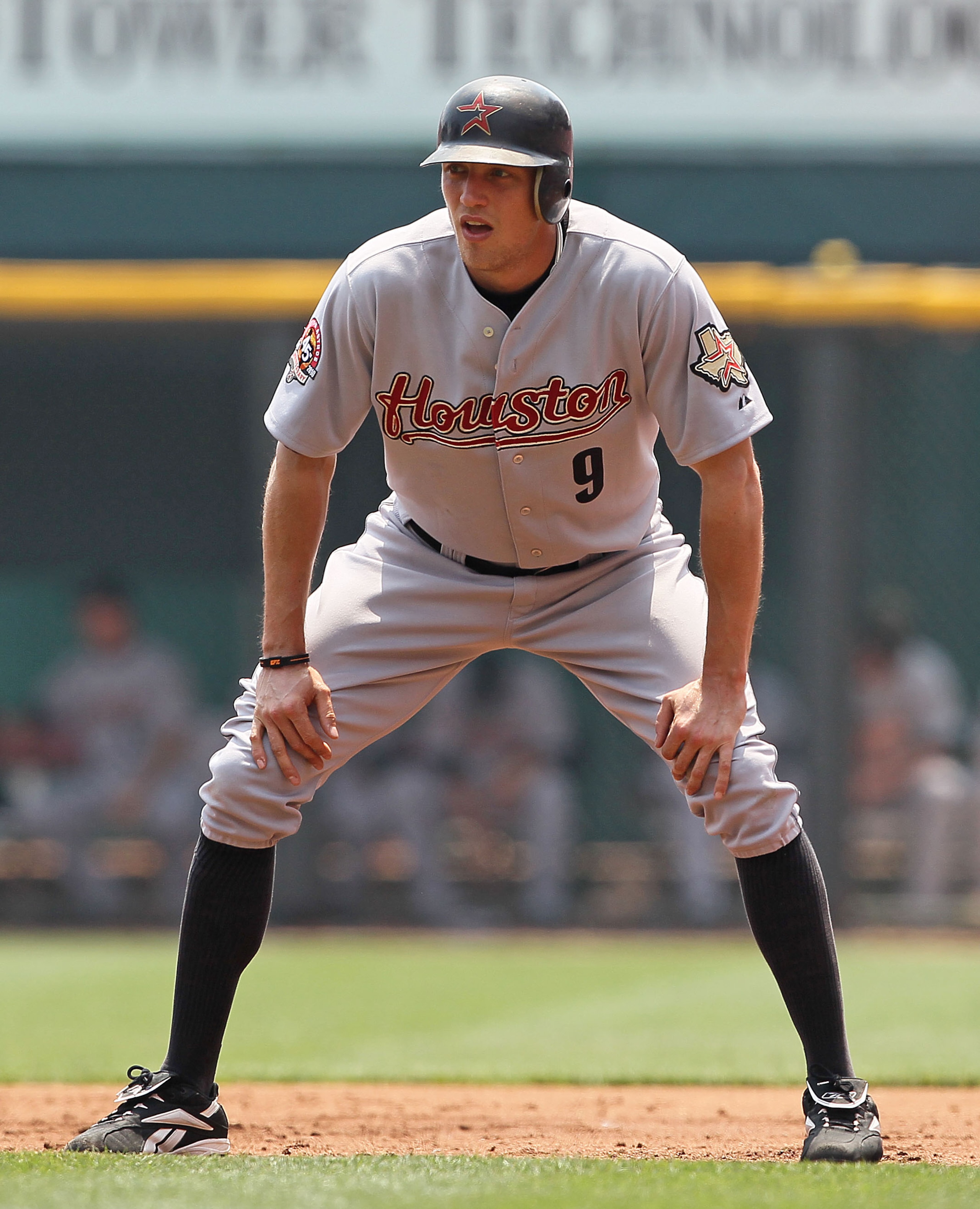 CINCINNATI - MAY 30:  Hunter Pence #9 of the Houston Astros leads off of first base during the game agianst the Cincinnati Reds at Great American Ball Park on May 30, 2010 in Cincinnati, Ohio.  (Photo by Andy Lyons/Getty Images)