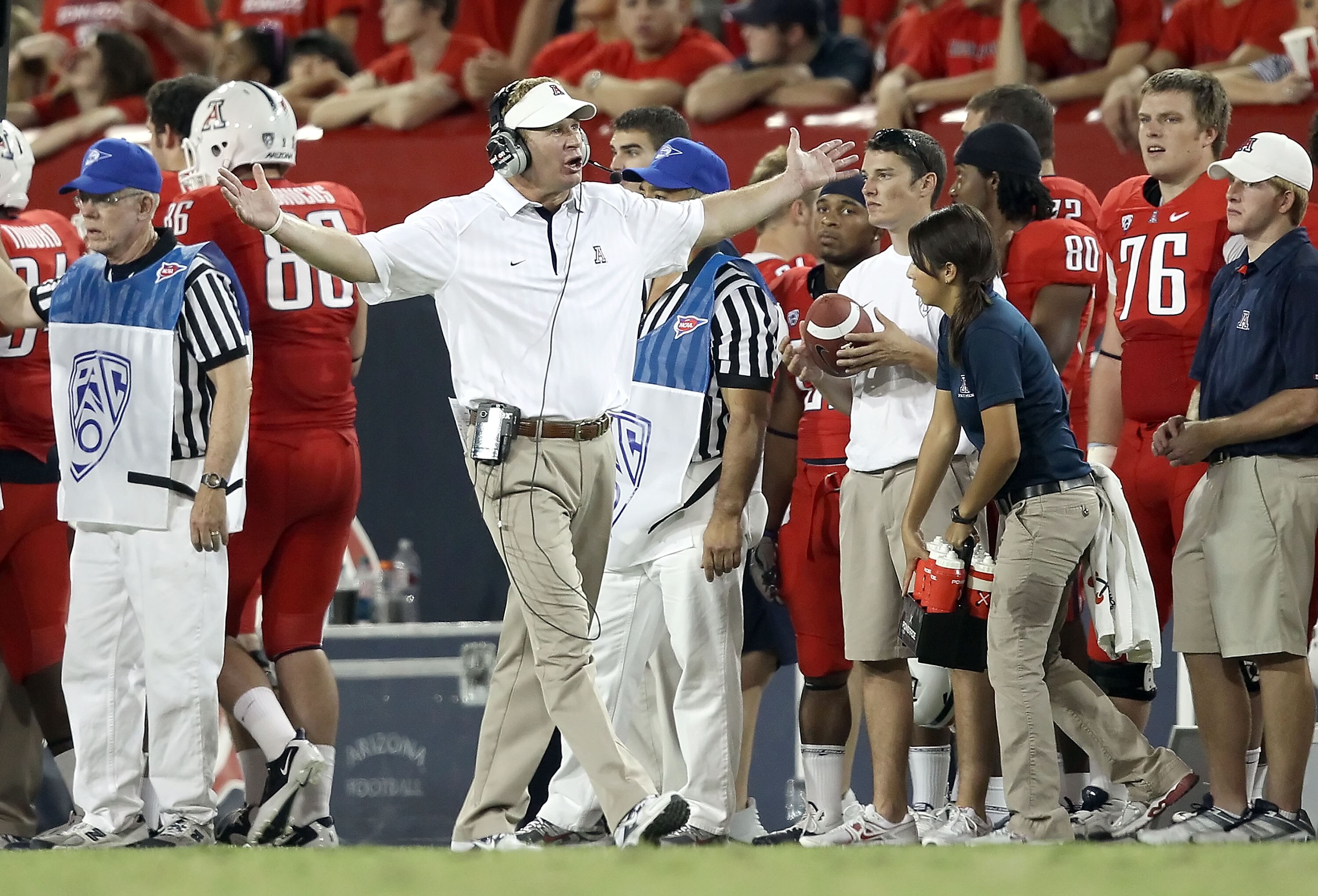 TUCSON, AZ - SEPTEMBER 25:  Head coach Mike Stoops of the Arizona Wildcats on the sidelines during the college football game against the California Golden Bears at Arizona Stadium on September 25, 2010 in Tucson, Arizona.  The Wildcats defeated the Golden