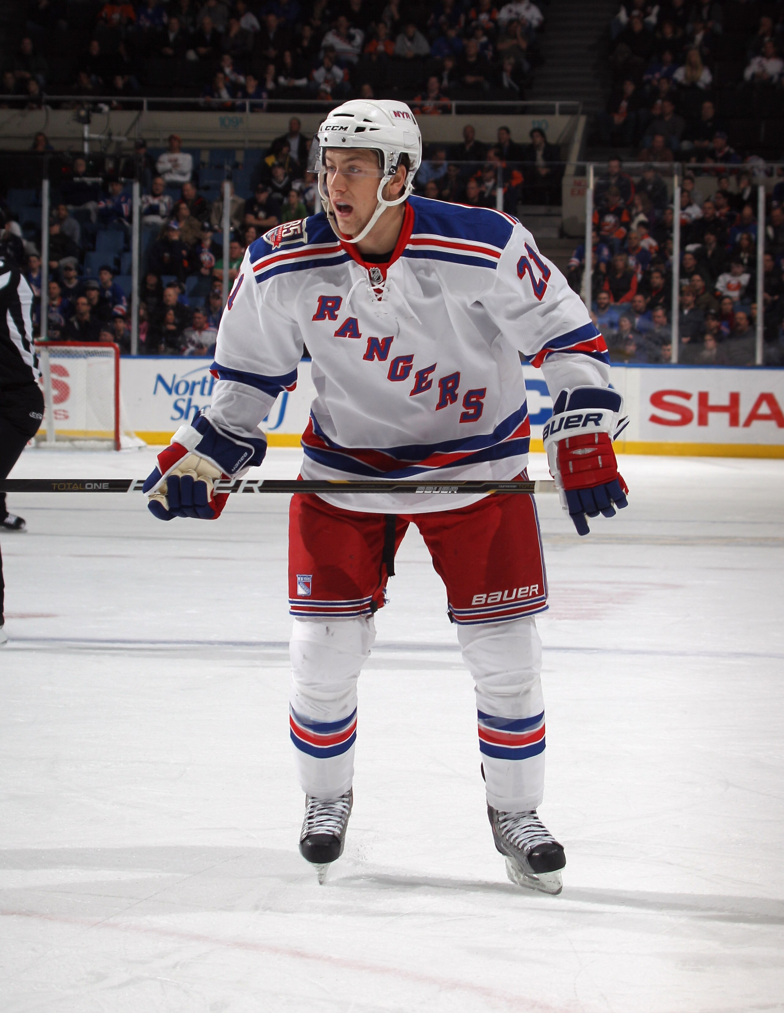 UNIONDALE, NY - DECEMBER 02:  Derek Stepan #21 of the New York Rangers skates against the New York Islanders at the Nassau Coliseum on December 2, 2010 in Uniondale, New York.  (Photo by Bruce Bennett/Getty Images)