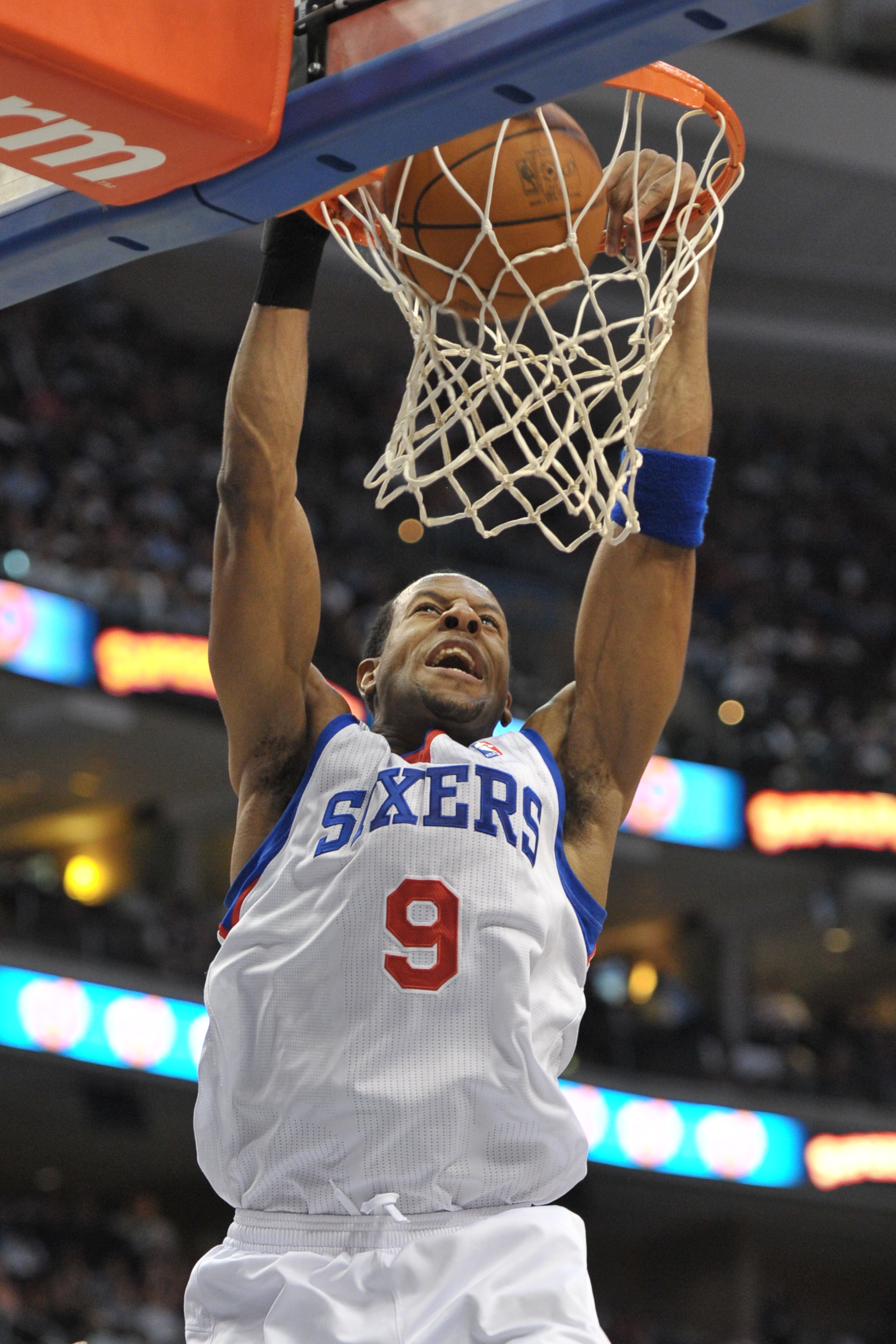 PHILADELPHIA - OCTOBER 27: Andre Iguodala #9 of the Philadelphia 76ers in action during the game against the Miami Heat at the Wells Fargo Center on October 27, 2010 in Philadelphia, Pennsylvania. NOTE TO USER: User expressly acknowledges and agrees that, PHILADELPHIA - OCTOBER 27: Andre Iguodala #9 of the Philadelphia 76ers in action during the game against the Miami Heat at the Wells Fargo Center on October 27, 2010 in Philadelphia, Pennsylvania. NOTE TO USER: User expressly acknowledges and agrees that,