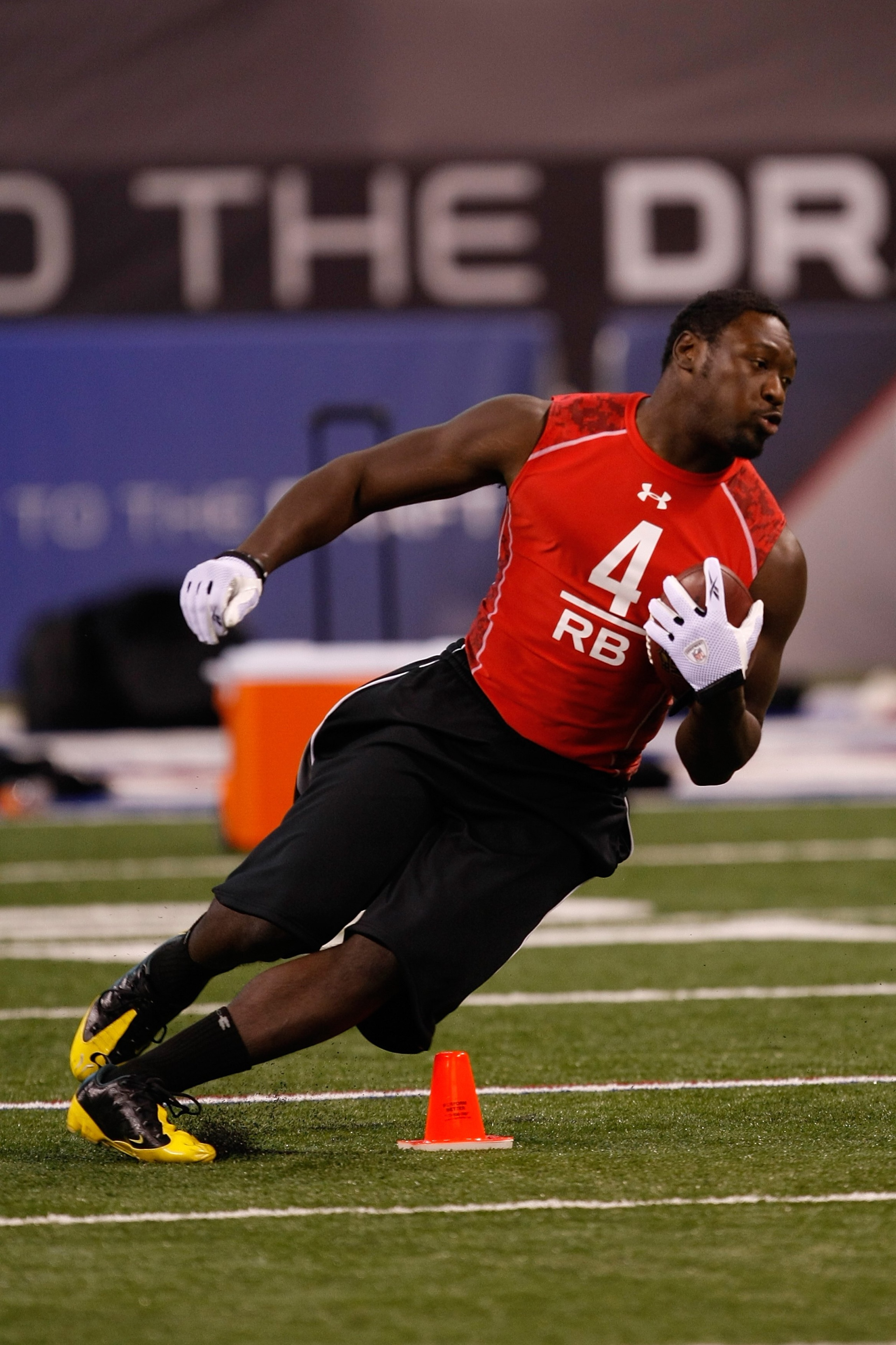 INDIANAPOLIS, IN - FEBRUARY 28: Running back Legarrette Blount of Oregon runs during the NFL Scouting Combine presented by Under Armour at Lucas Oil Stadium on February 28, 2010 in Indianapolis, Indiana. (Photo by Scott Boehm/Getty Images) INDIANAPOLIS, IN - FEBRUARY 28: Running back Legarrette Blount of Oregon runs during the NFL Scouting Combine presented by Under Armour at Lucas Oil Stadium on February 28, 2010 in Indianapolis, Indiana. (Photo by Scott Boehm/Getty Images)