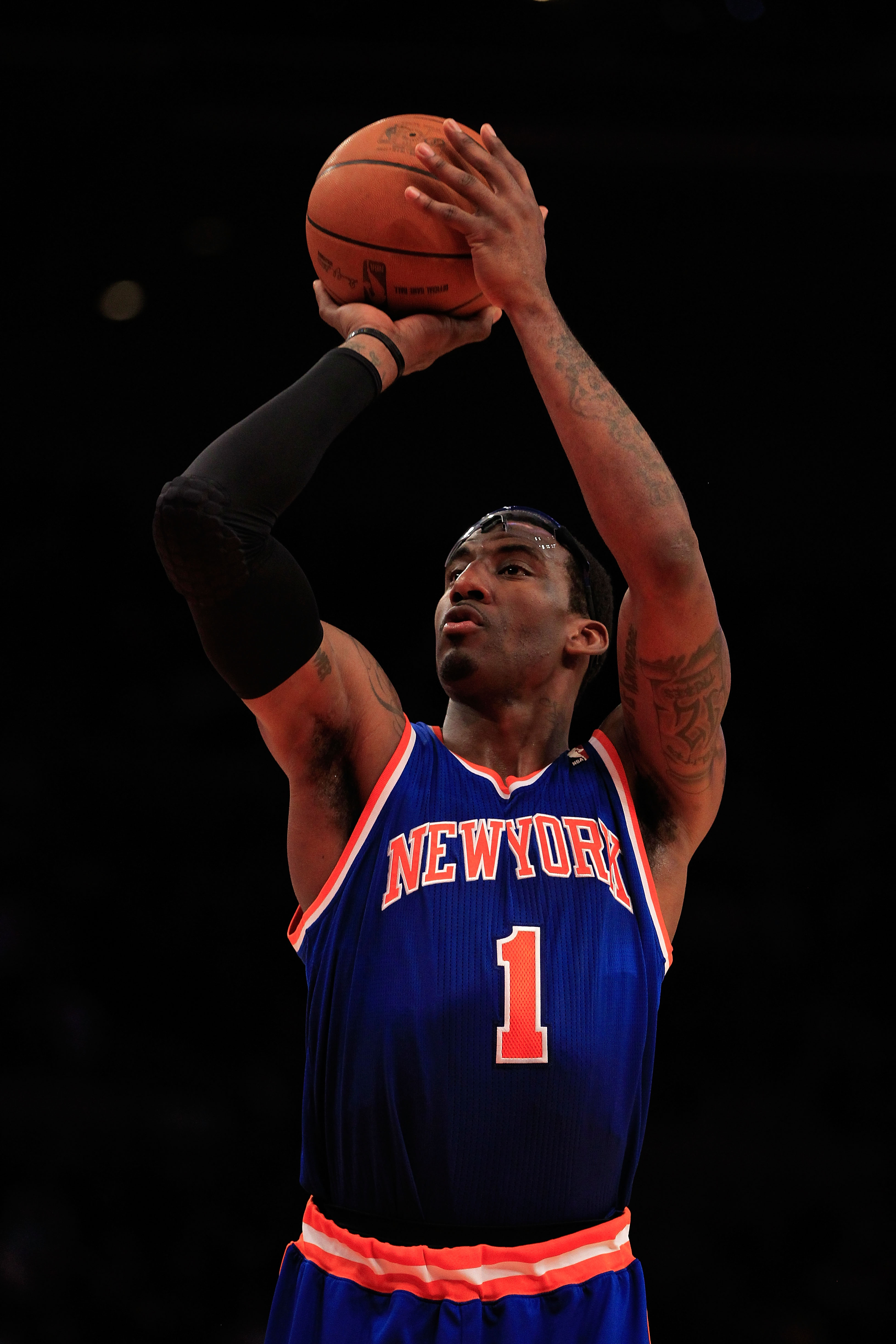 NEW YORK, NY - FEBRUARY 16:  Amar'e Stoudemire #1 of the New York Knicks shoots a free throw against the Atlanta Hawks at Madison Square Garden on February 16, 2011 in New York City. NOTE TO USER: User expressly acknowledges and agrees that, by downloadin