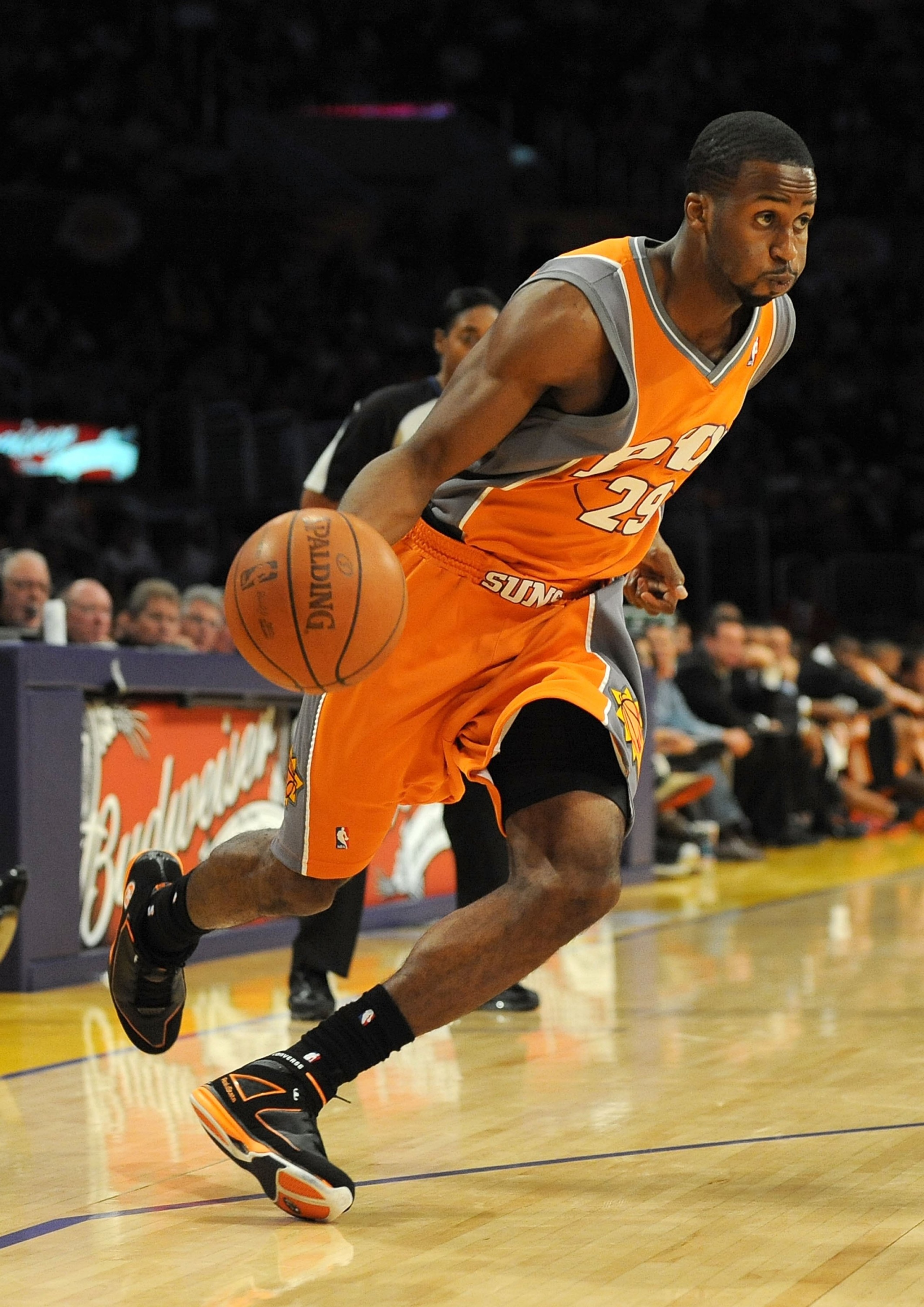 LOS ANGELES, CA - NOVEMBER 12:  Alando Tucker #28 of the Phoenix Suns dribbles against the Los Angeles Lakers at Staples Center on November 12, 2009 in Los Angeles, California.  (Photo by Harry How/Getty Images)  User expressly acknowledges and agrees tha