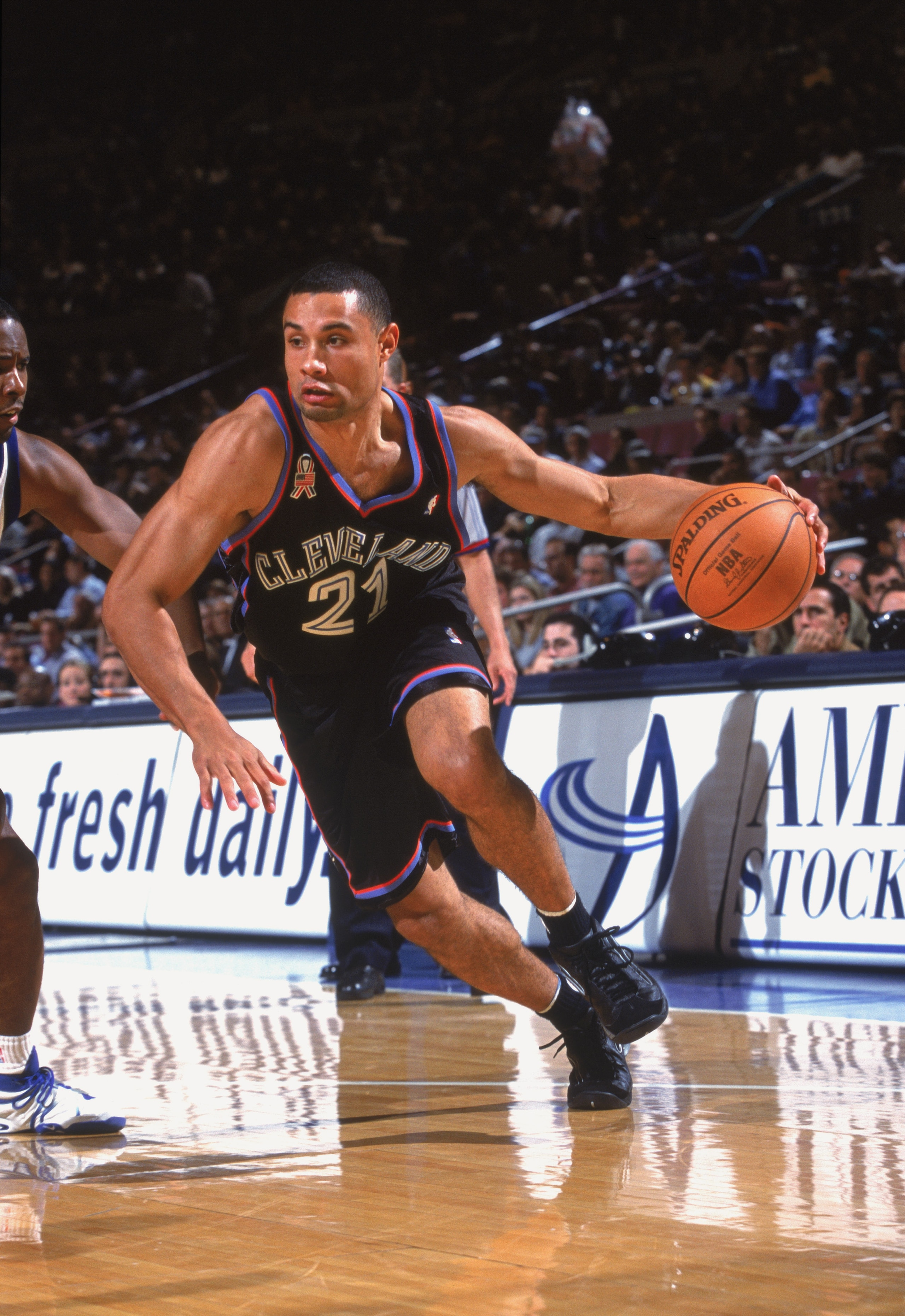 7 Nov 2001:  Guard Trajan Langdon #21 of the Cleveland Cavaliers drives to the basket during the NBA game against the New York Knicks at Madison Square Garden in New York City, New York.  The Knicks defeated the Cavaliers 82-64.  NOTE TO USER: User expres