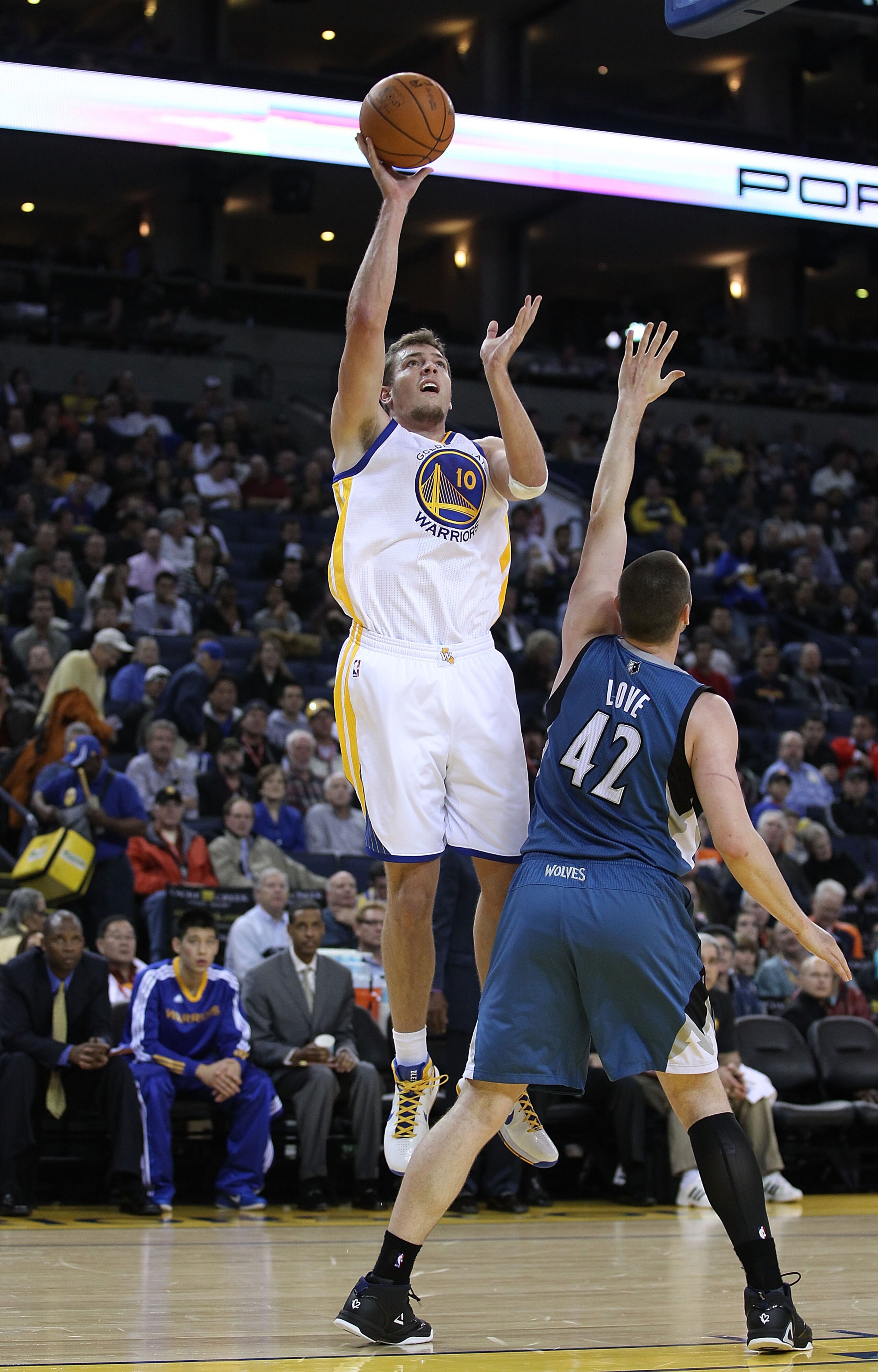 OAKLAND, CA - DECEMBER 14:  David Lee #10 of the Golden State Warriors in action against the Minnesota Timberwolves at Oracle Arena on December 14, 2010 in Oakland, California.  NOTE TO USER: User expressly acknowledges and agrees that, by downloading and