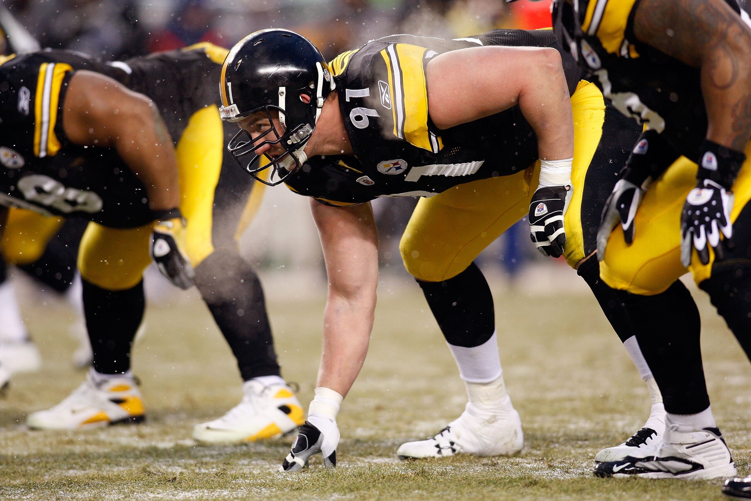 PITTSBURGH - JANUARY 11: Aaron Smith #91 of the Pittsburgh Steelers lines up on defense against the San Diego Chargers during their AFC Divisional Playoff Game on January 11, 2009 at Heinz Field in Pittsburgh, Pennsylvania. Steelers won 35-24. (Photo by PITTSBURGH - JANUARY 11: Aaron Smith #91 of the Pittsburgh Steelers lines up on defense against the San Diego Chargers during their AFC Divisional Playoff Game on January 11, 2009 at Heinz Field in Pittsburgh, Pennsylvania. Steelers won 35-24. (Photo by