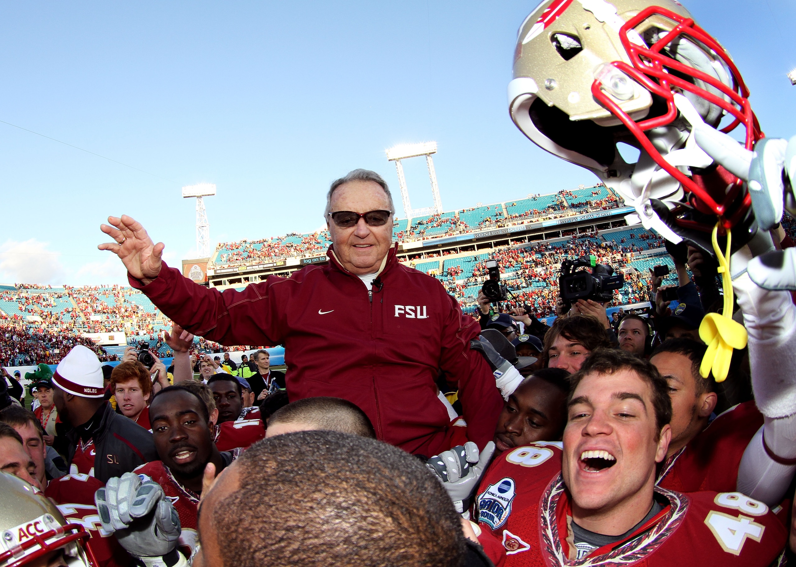 JACKSONVILLE, FL - JANUARY 01: Head coach Bobby Bowden of the Florida State Seminoles is carried off the field by his players after defeating the West Virginia Mountaineers during the Konica Minolta Gator Bowl on January 1, 2010 at Jacksonville Municipal JACKSONVILLE, FL - JANUARY 01: Head coach Bobby Bowden of the Florida State Seminoles is carried off the field by his players after defeating the West Virginia Mountaineers during the Konica Minolta Gator Bowl on January 1, 2010 at Jacksonville Municipal