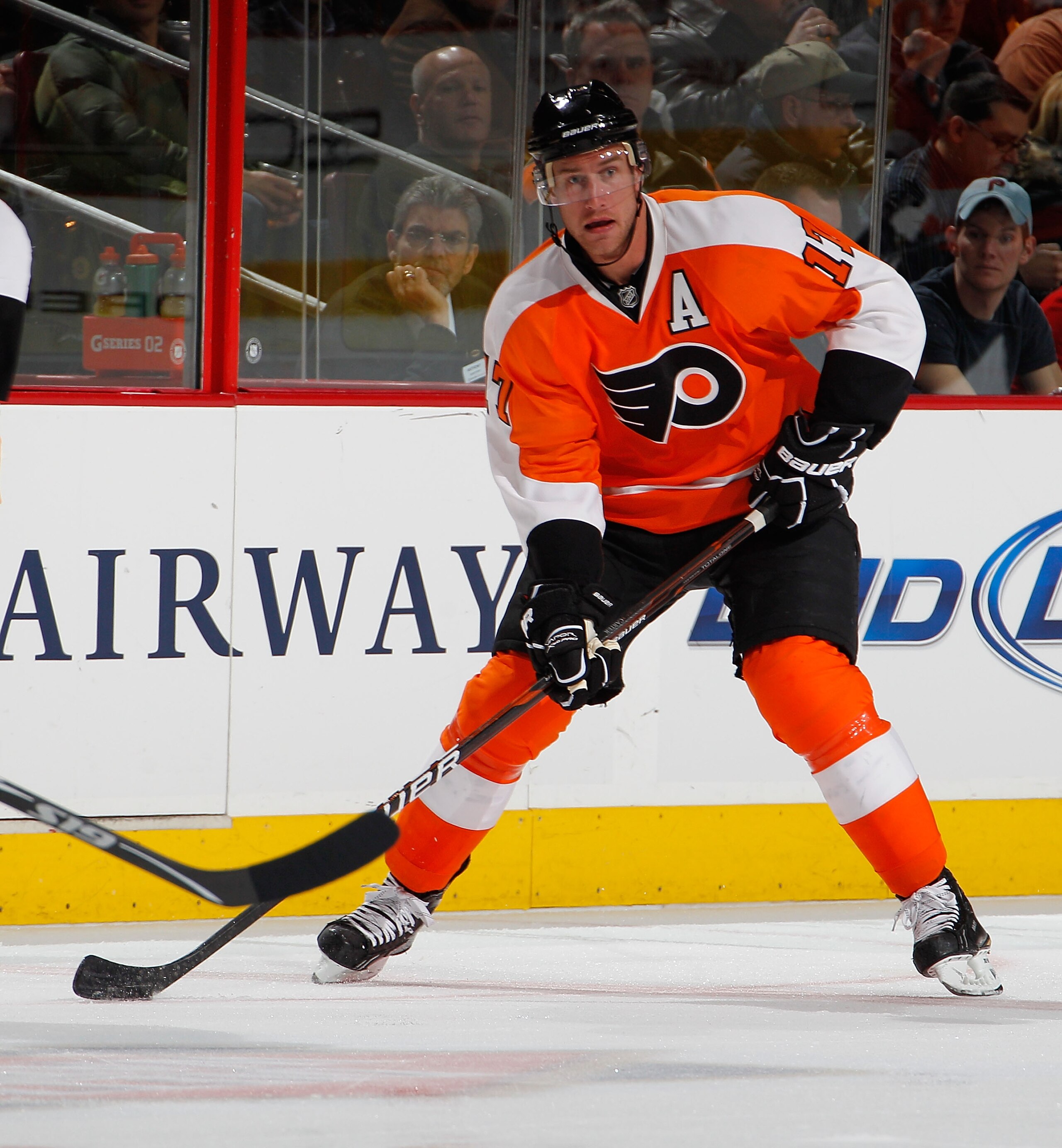 PHILADELPHIA, PA - FEBRUARY 03:  Jeff Carter #17 of the Philadelphia Flyers skates during an NHL hockey game against the Nashville Predators at the Wells Fargo Center on February 3, 2011 in Philadelphia, Pennsylvania.  (Photo by Paul Bereswill/Getty Image