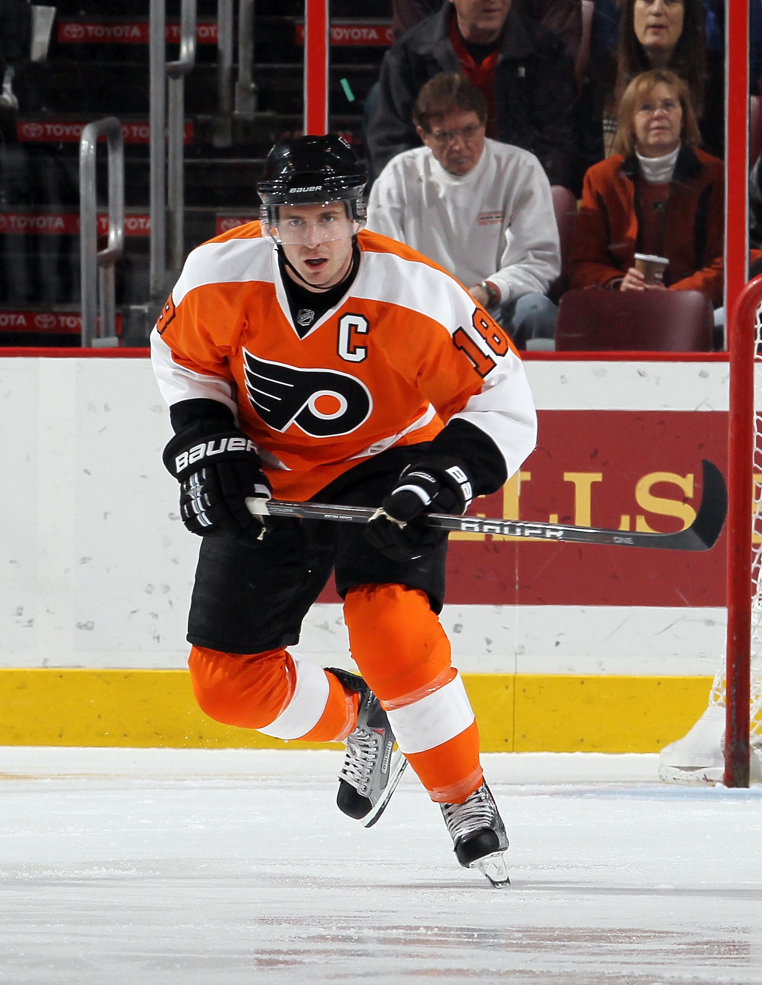 PHILADELPHIA, PA - FEBRUARY 05:  Mike Richards #18 of the Dallas Stars skates against the Philadelphia Flyers on February 5, 2011 at Wells Fargo Center in Philadelphia, Pennsylvania. The Flyers defeated the Stars 3-1.  (Photo by Jim McIsaac/Getty Images)