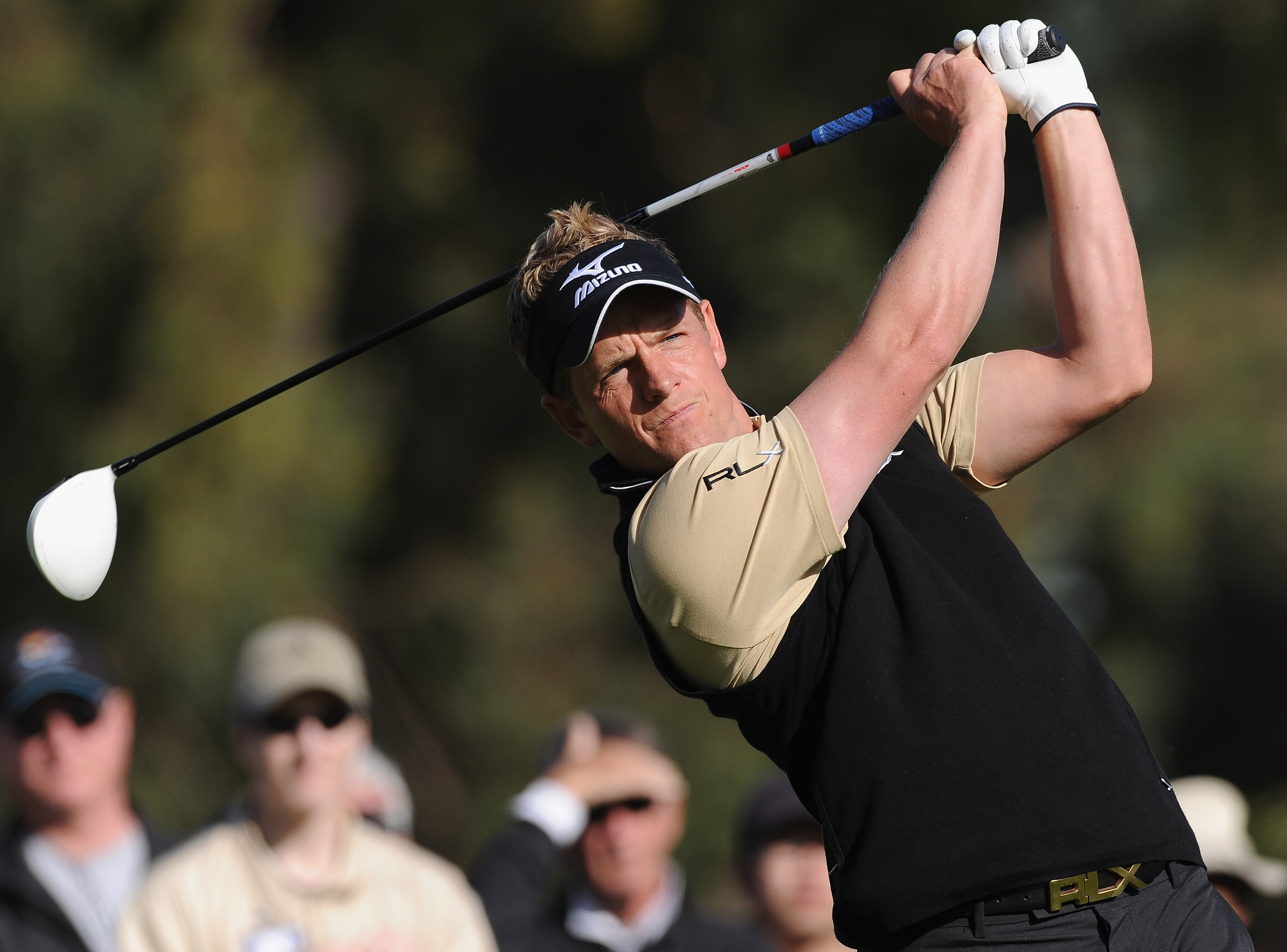 PACIFIC PALISADES, CA - FEBRUARY 17:  Luke Donald of England plays his tee shot on the second hole during the first round of the Northern Trust Open at Riviera Country Club on February 17, 2011 in Pacific Palisades, California.  (Photo by Stuart Franklin/