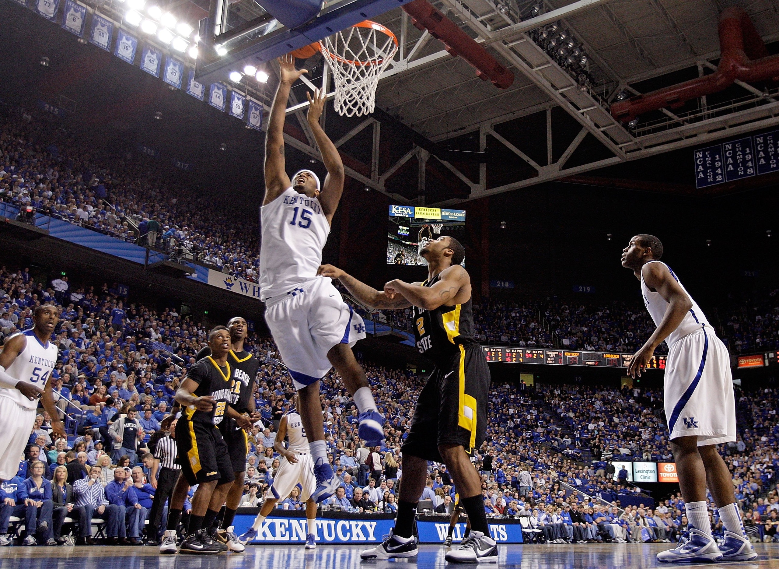 LEXINGTON, KY - DECEMBER 23:  DeMarcus Cousins #15 of the Kentucky Wildcats shoots the ball during the game against the Long Beach State 49ers at Rupp Arena on December 23, 2009 in Lexington, Kentucky.  (Photo by Andy Lyons/Getty Images)