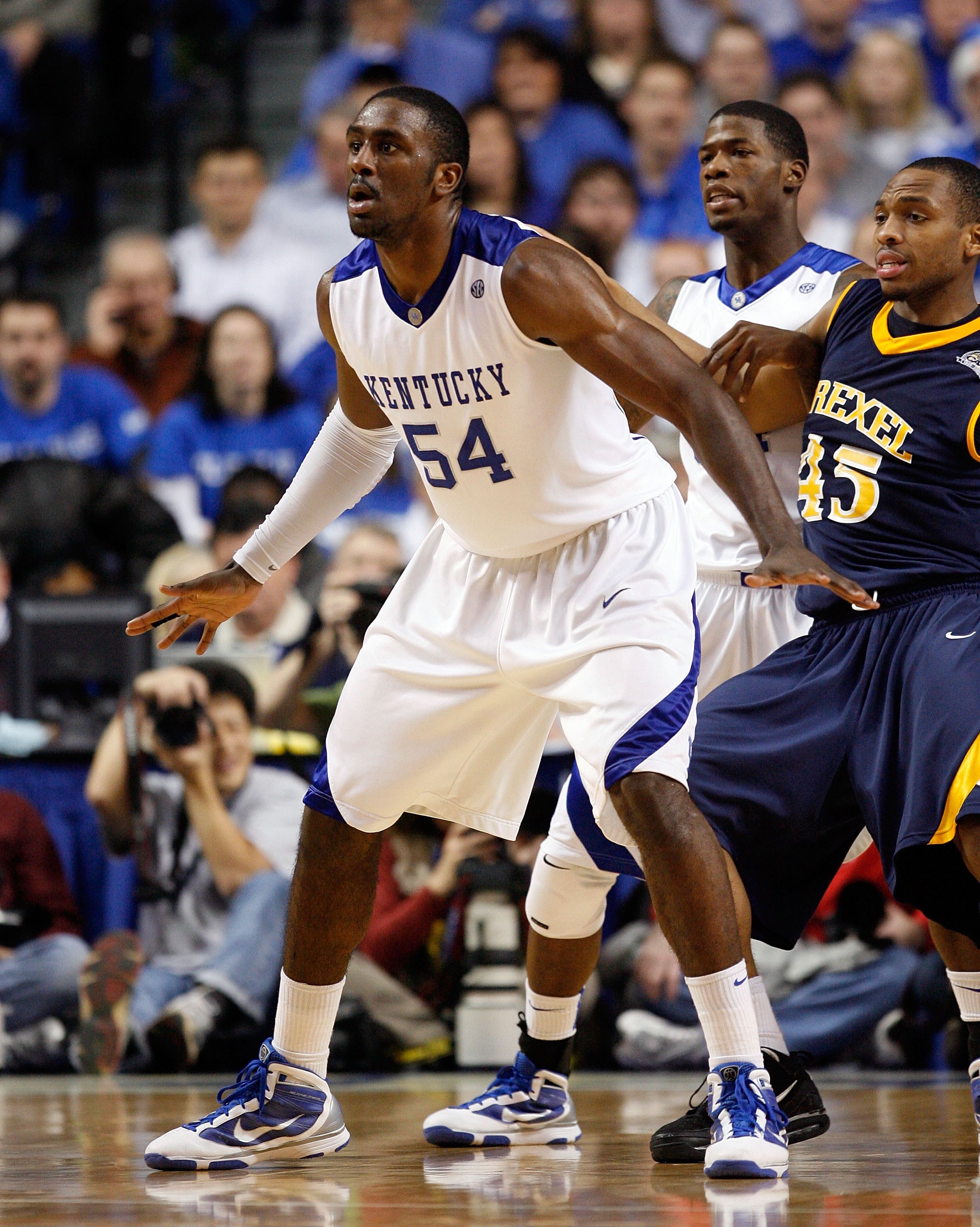 LEXINGTON, KY - DECEMBER 21: Patrick Patterson #54 of the Kentucky Wildcats watches the ball during the game against the Drexel Dragons at Rupp Arena on December 21, 2009 in Lexington, Kentucky. (Photo by Andy Lyons/Getty Images)