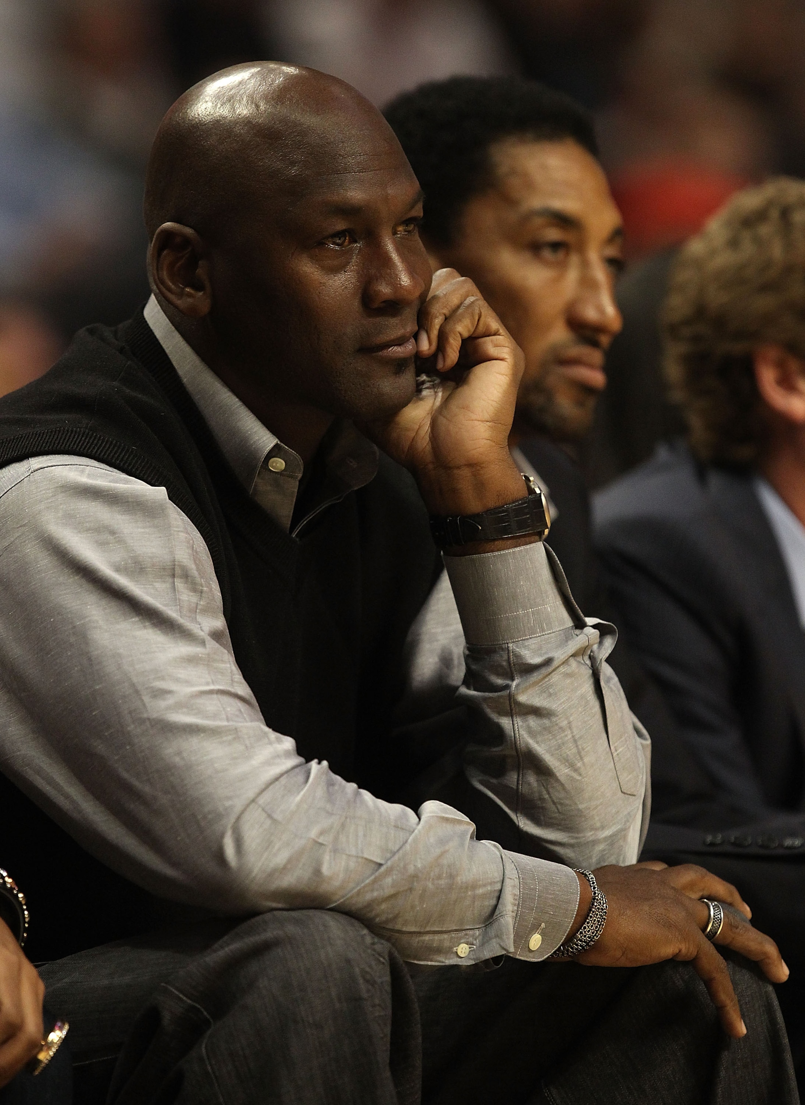 CHICAGO, IL - FEBRUARY 15: Former players Michael Jordan and Scottie Pippen of the Chicago Bulls watch a game between the Bulls and the Charlotte Bobcats at the United Center on February 15, 2011 in Chicago, Illinois. The Bulls defeated the Bobcats 106-94