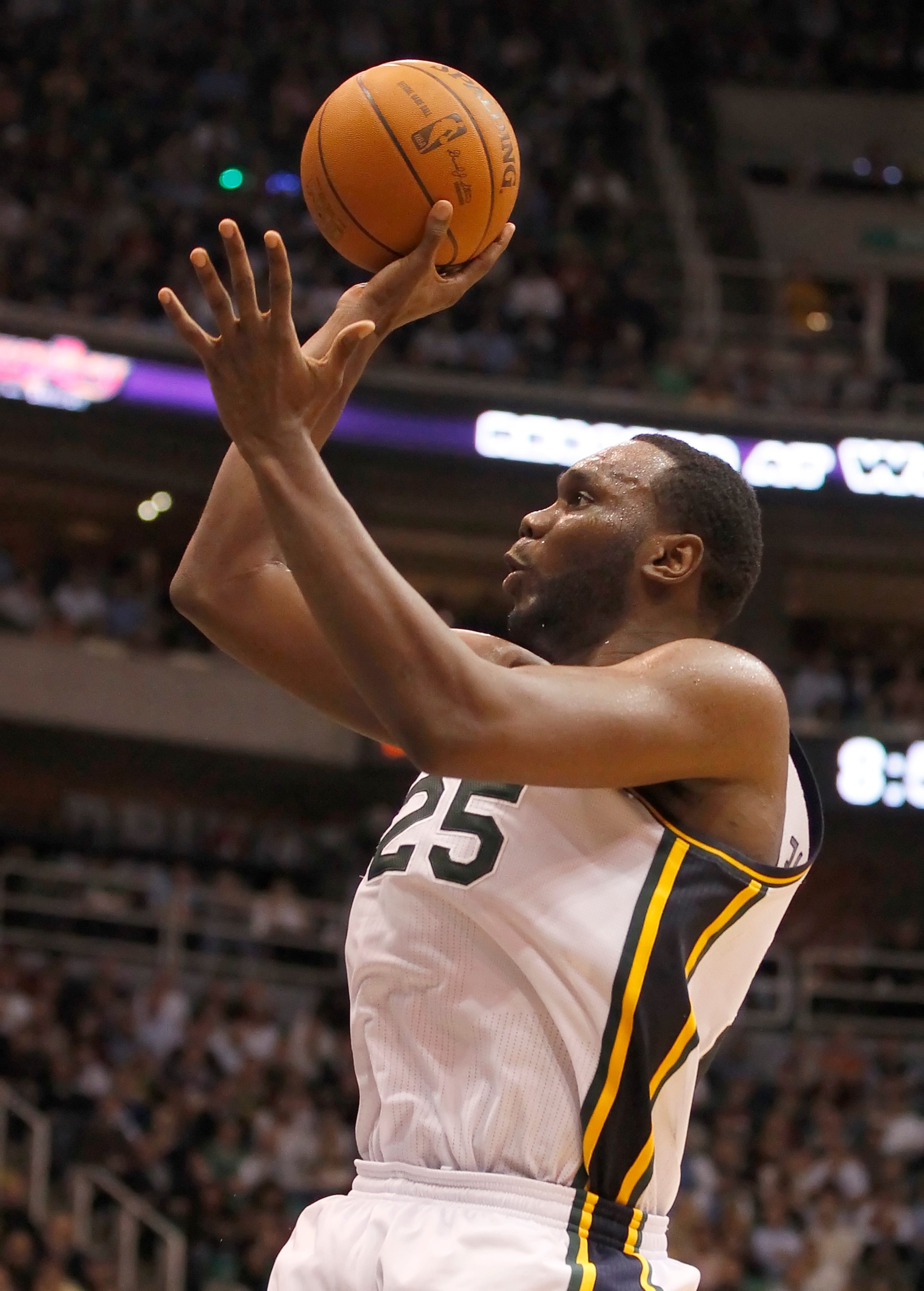 SALT LAKE CITY, UT - DECEMBER 8:  Al Jefferson #25 of the Utah Jazz shoots the ball during a game against the Miami Heat during the second half of an NBA game December 8, 2010 at Energy Solutions Arena in Salt Lake City, Utah. The Heat beat the Jazz 111-9