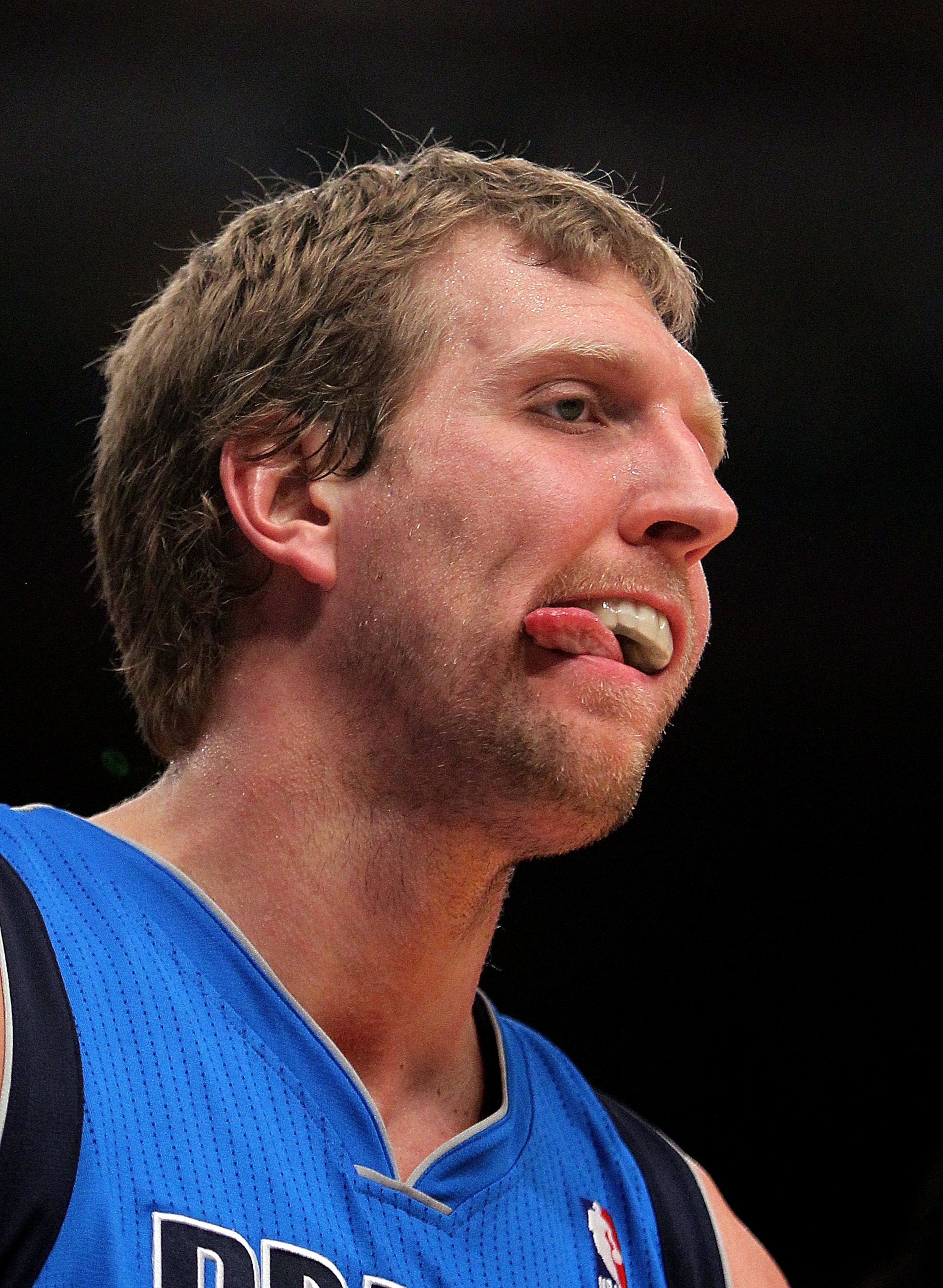 NEW YORK, NY - FEBRUARY 02:  Dirk Nowitzki #41 of the Dallas Mavericks against the New York Knicks at Madison Square Garden on February 2, 2011 in New York City. NOTE TO USER: User expressly acknowledges and agrees that, by downloading and/or using this P