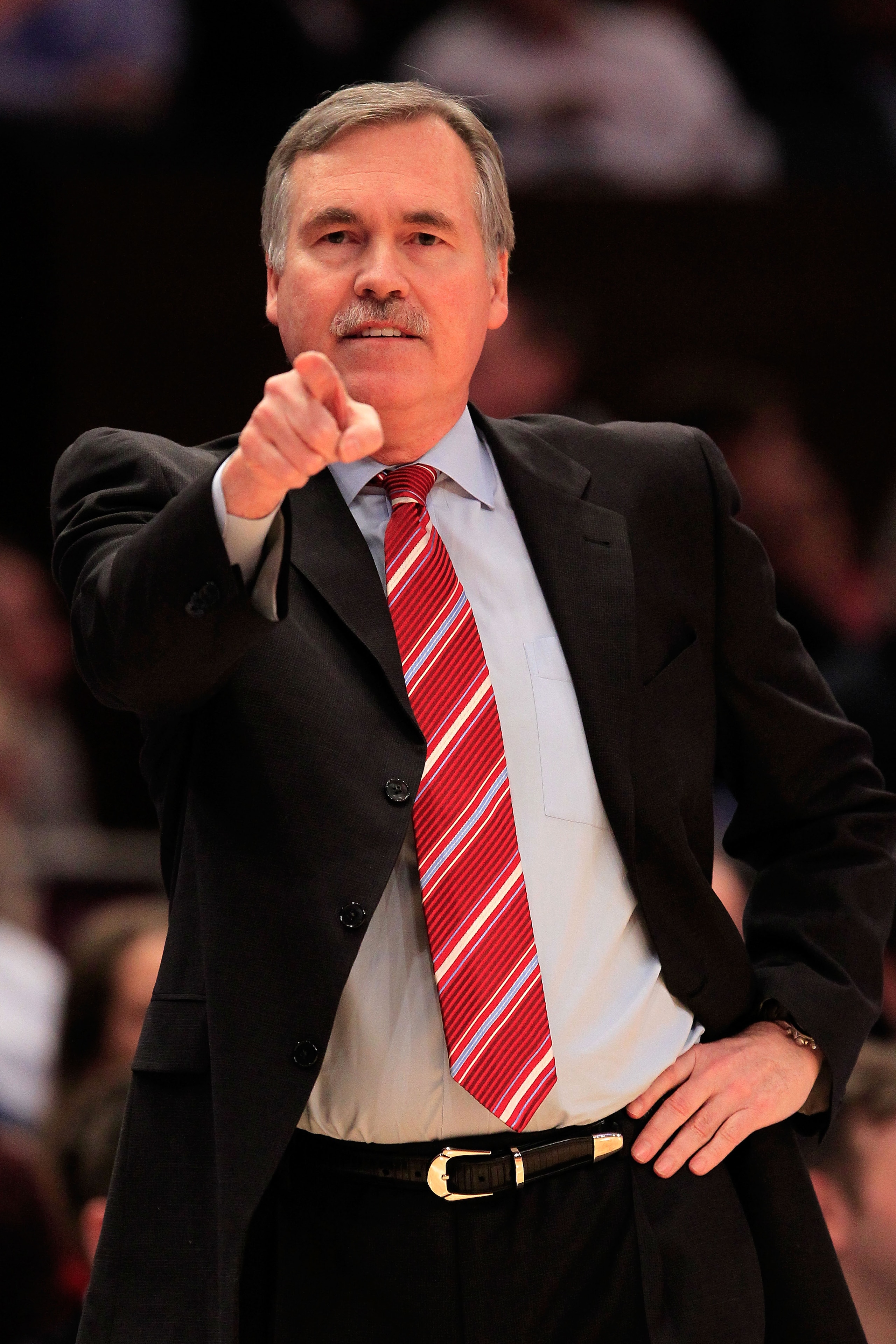 NEW YORK, NY - FEBRUARY 09: Head coach Mike D'Antoni of the New York Knicks gestures from the sideline during the game against the Los Angeles Clippers at Madison Square Garden on February 9, 2011 in New York City. NOTE TO USER: User expressly acknowledg NEW YORK, NY - FEBRUARY 09: Head coach Mike D'Antoni of the New York Knicks gestures from the sideline during the game against the Los Angeles Clippers at Madison Square Garden on February 9, 2011 in New York City. NOTE TO USER: User expressly acknowledg