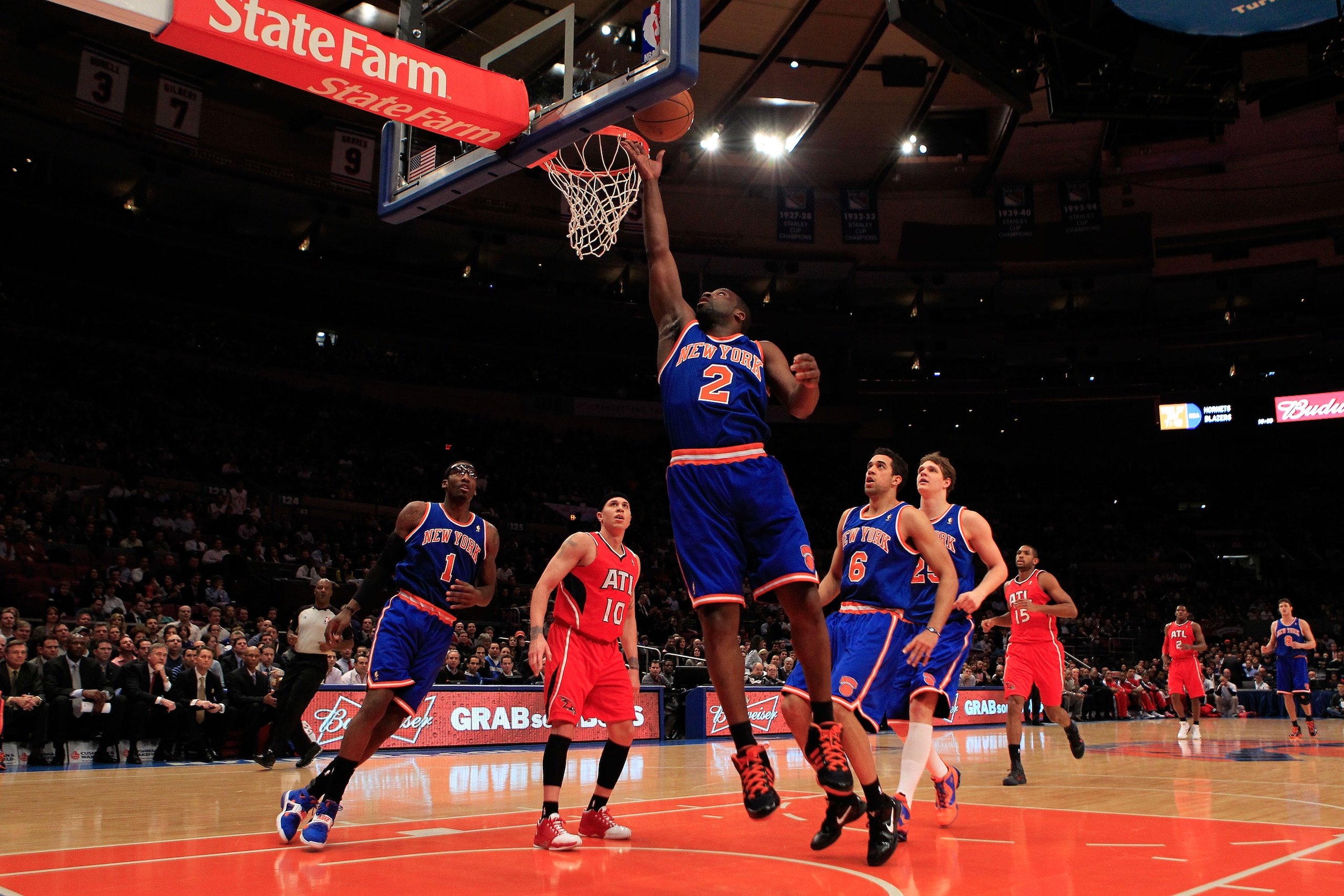 NEW YORK, NY - FEBRUARY 16: Raymond Felton #2 of the New York Knicks lays the ball up against the Atlanta Hawks at Madison Square Garden on February 16, 2011 in New York City. NOTE TO USER: User expressly acknowledges and agrees that, by downloading and/ NEW YORK, NY - FEBRUARY 16: Raymond Felton #2 of the New York Knicks lays the ball up against the Atlanta Hawks at Madison Square Garden on February 16, 2011 in New York City. NOTE TO USER: User expressly acknowledges and agrees that, by downloading and/